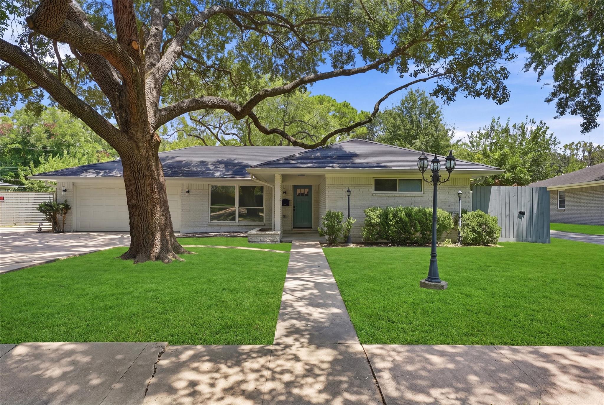 11907 Renwick Drive — photo