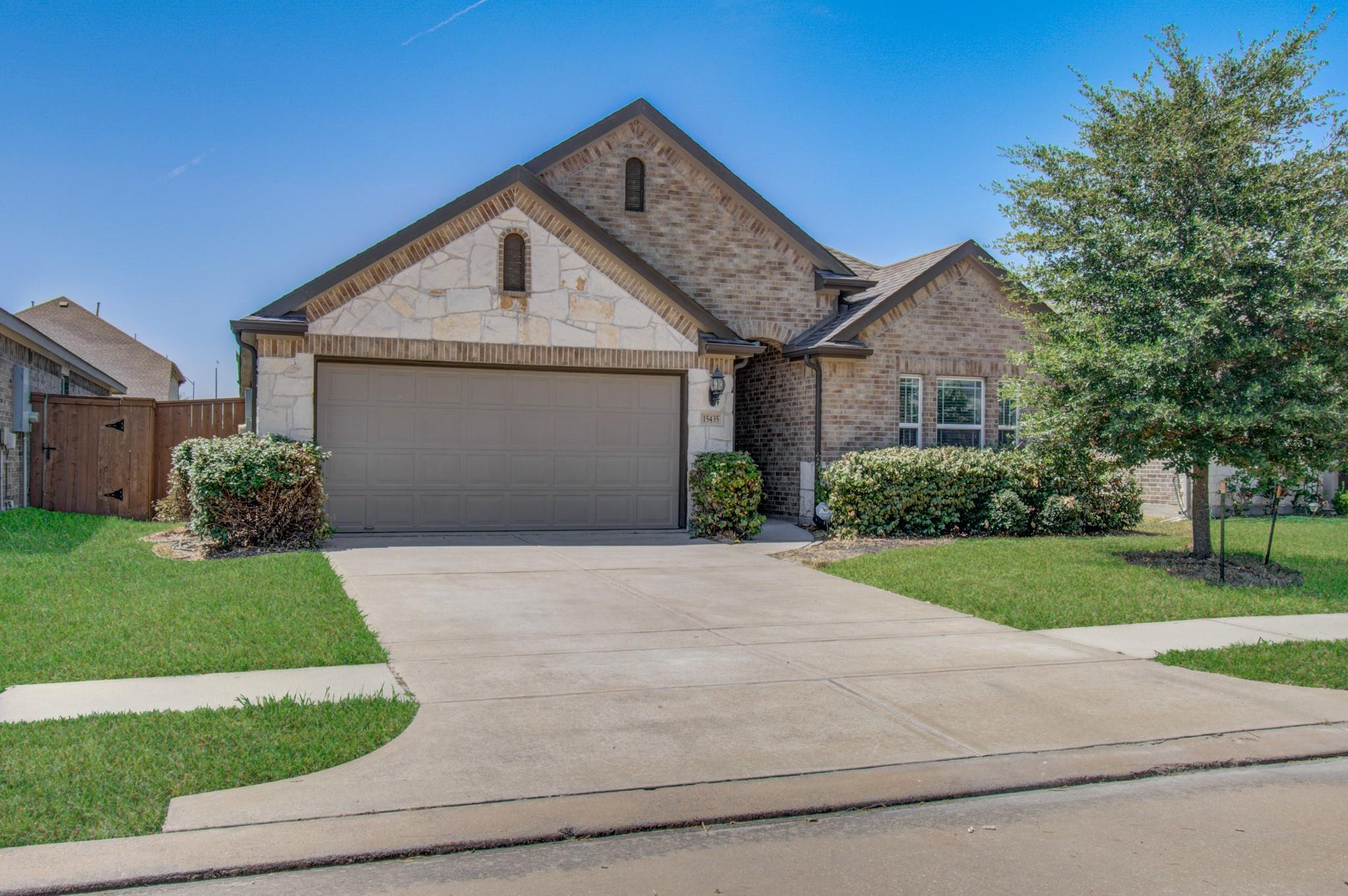 15435 Aberdeen Wood Drive — photo