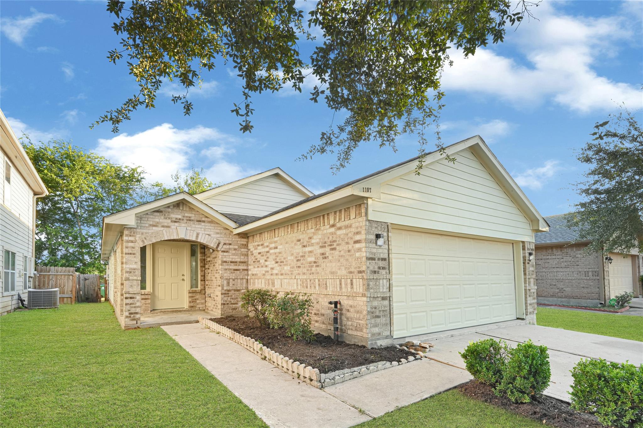 1107 Hampton Villa Lane — photo