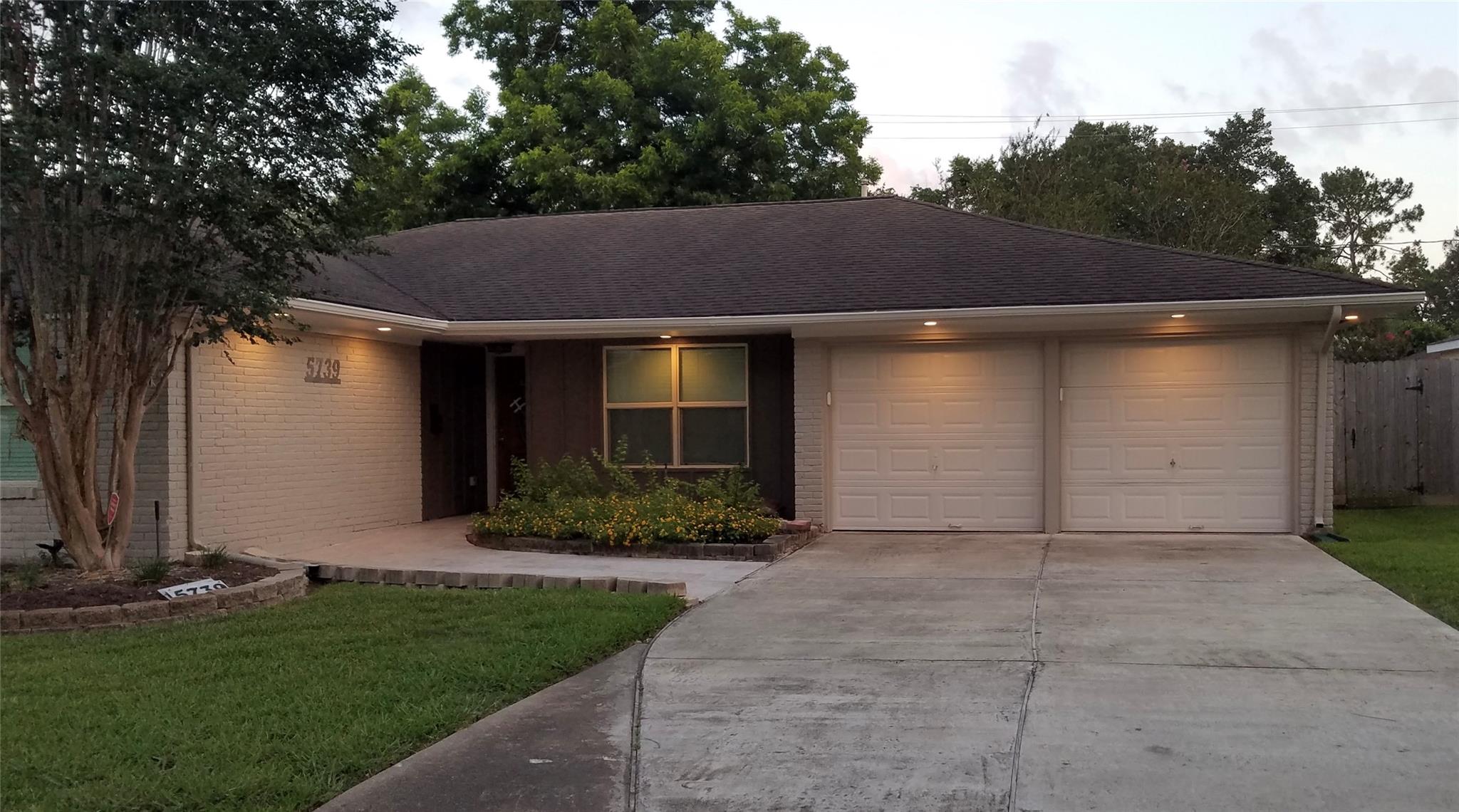 5739 Willowbend Boulevard — photo
