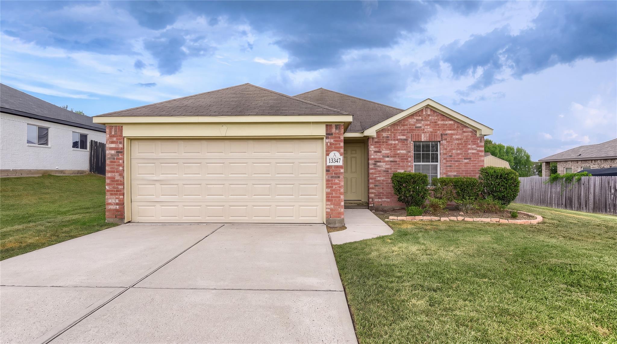 13347 Miller Lane — photo