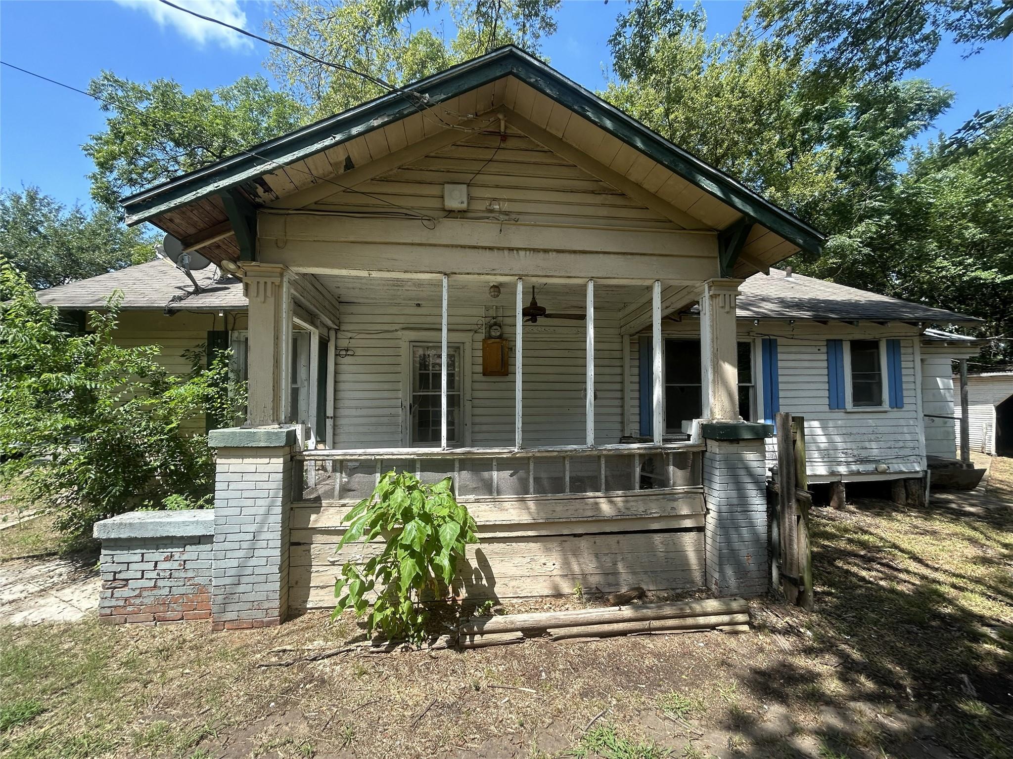 1430 W Kaufman Street — photo