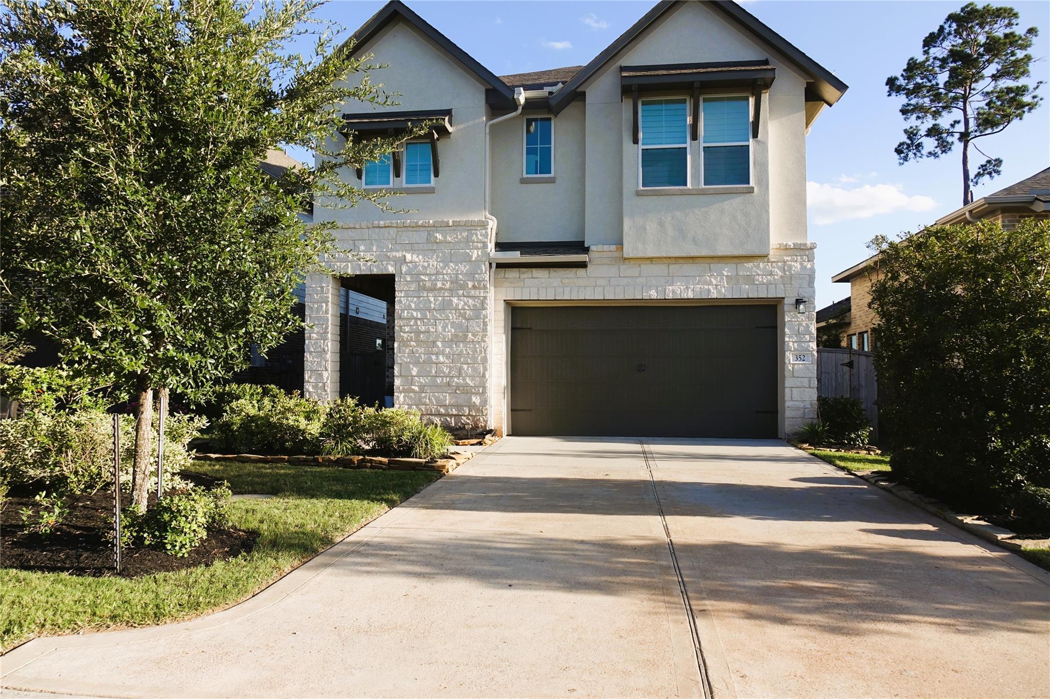 352 Mallorn Lane — photo