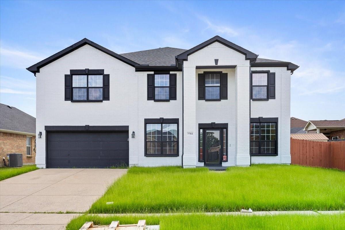 7704 Labrador Drive — photo