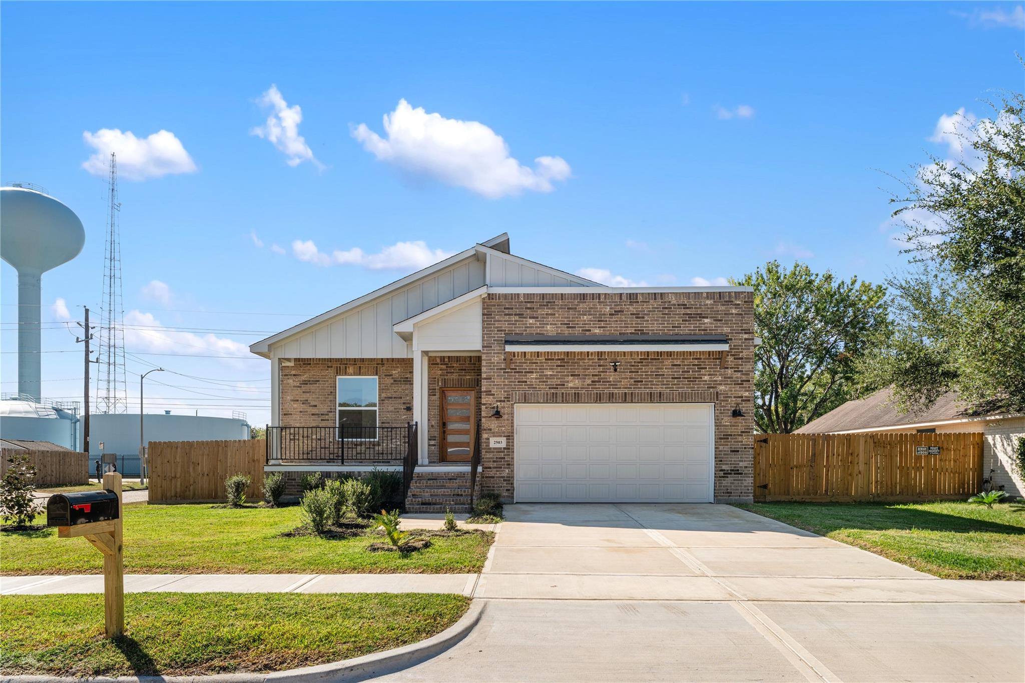 2503 Hazyknoll Lane — photo