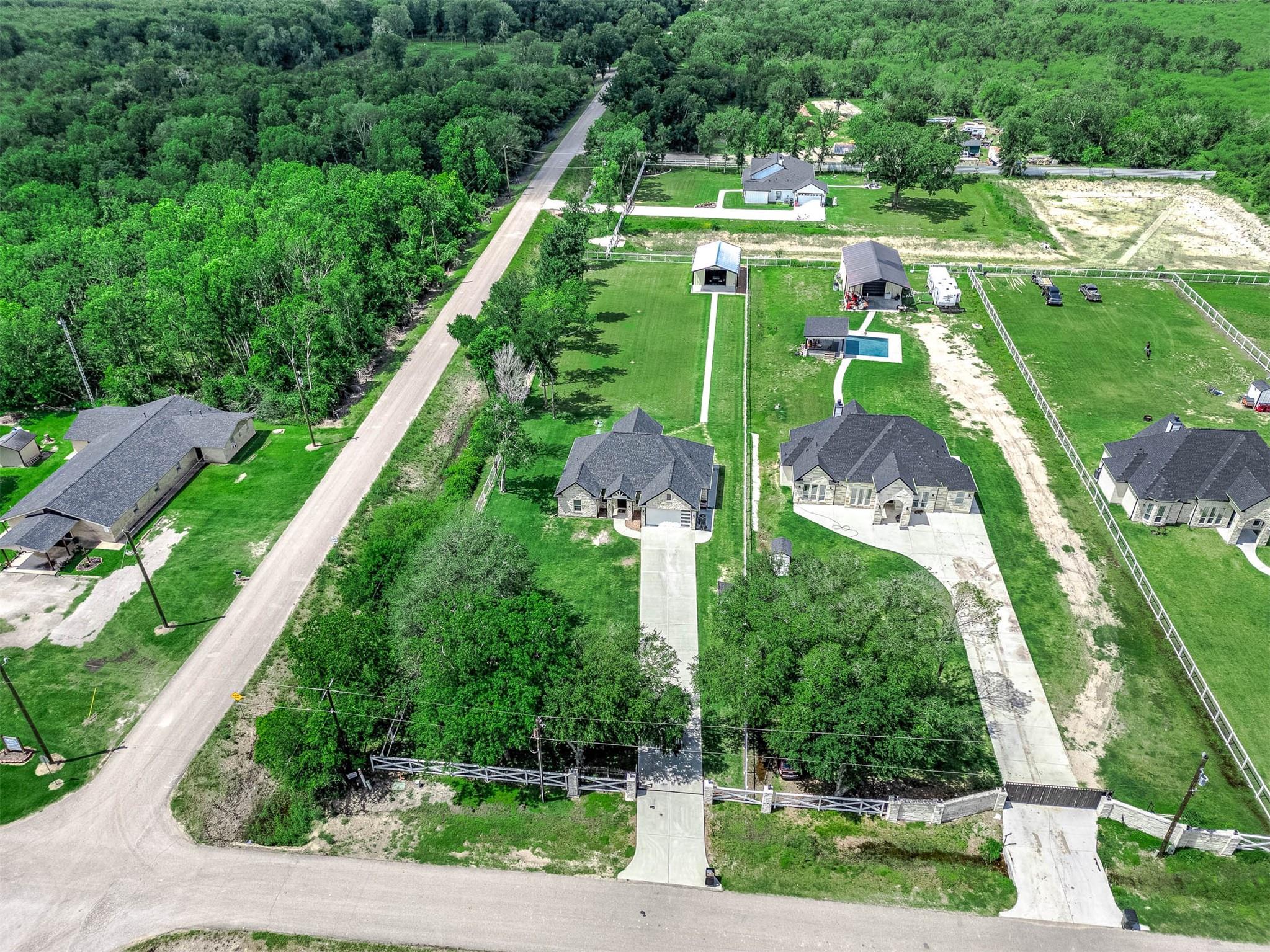 8032 Short Road — photo