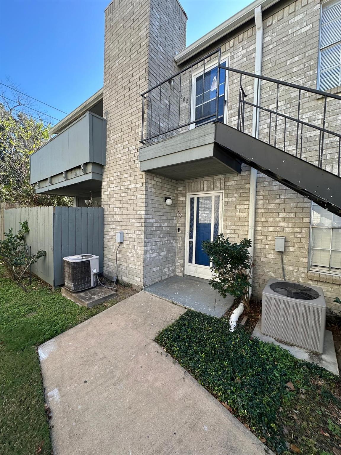 9797 Leawood Boulevard #601 — photo
