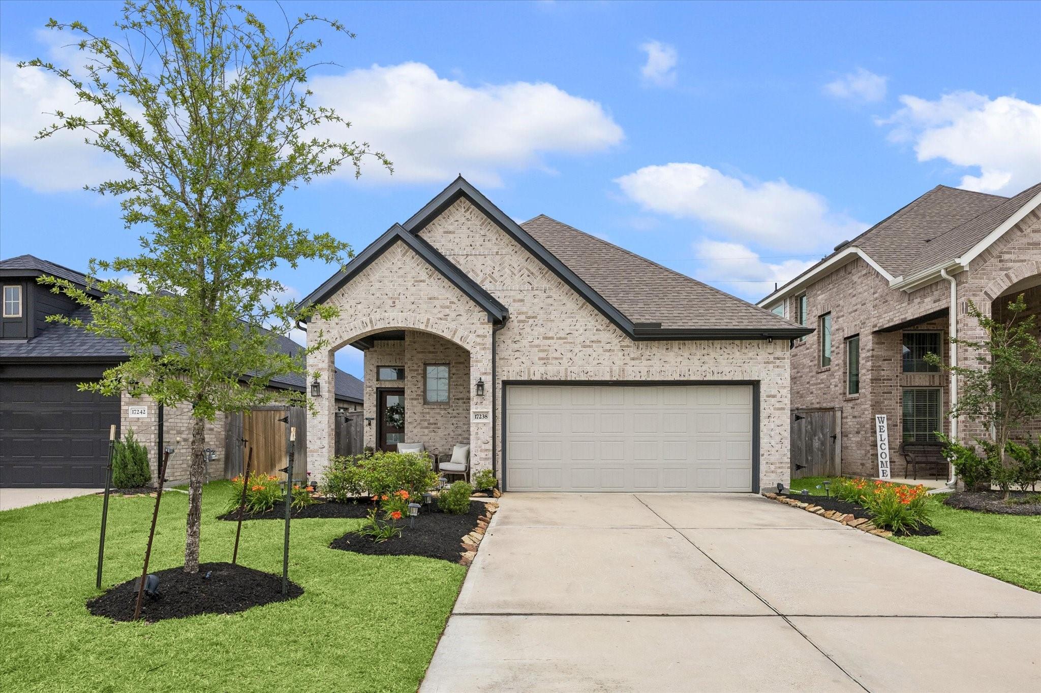 17238 Broadleaf Oak Drive — photo