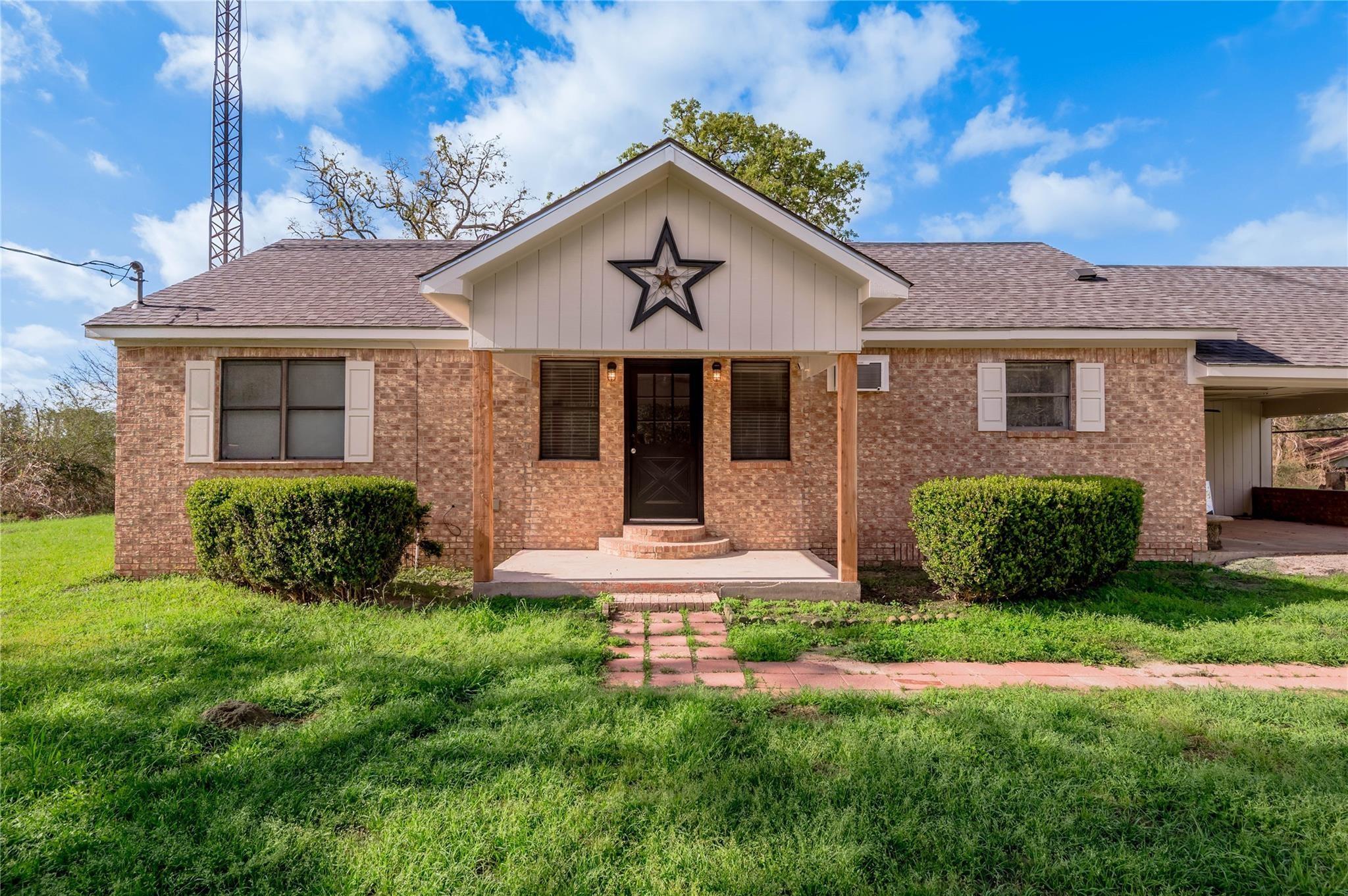 2155 W US Highway 287 — photo