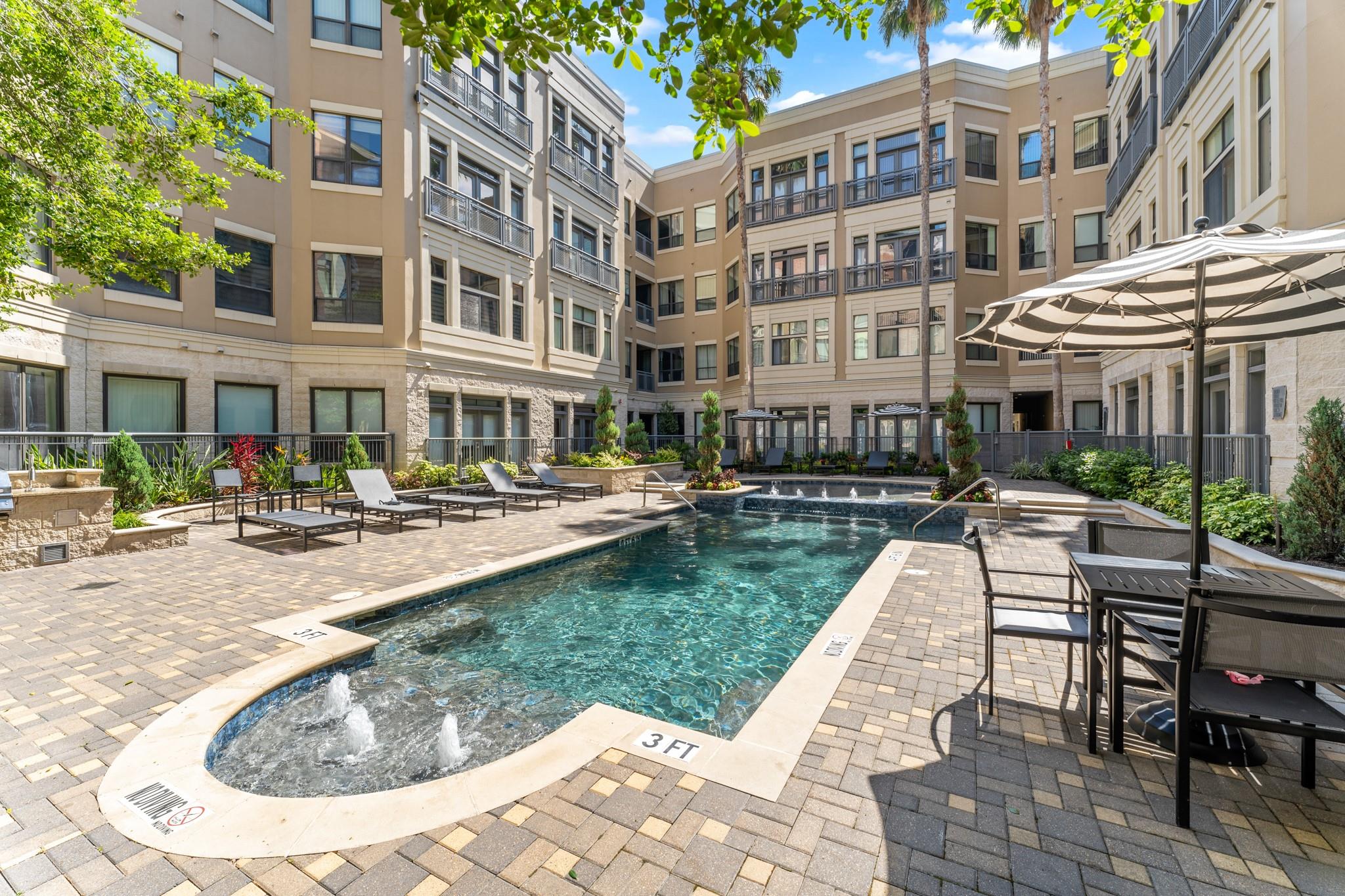 1901 Post Oak Boulevard #4507 — photo