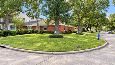 3102 Newcastle Drive — photo