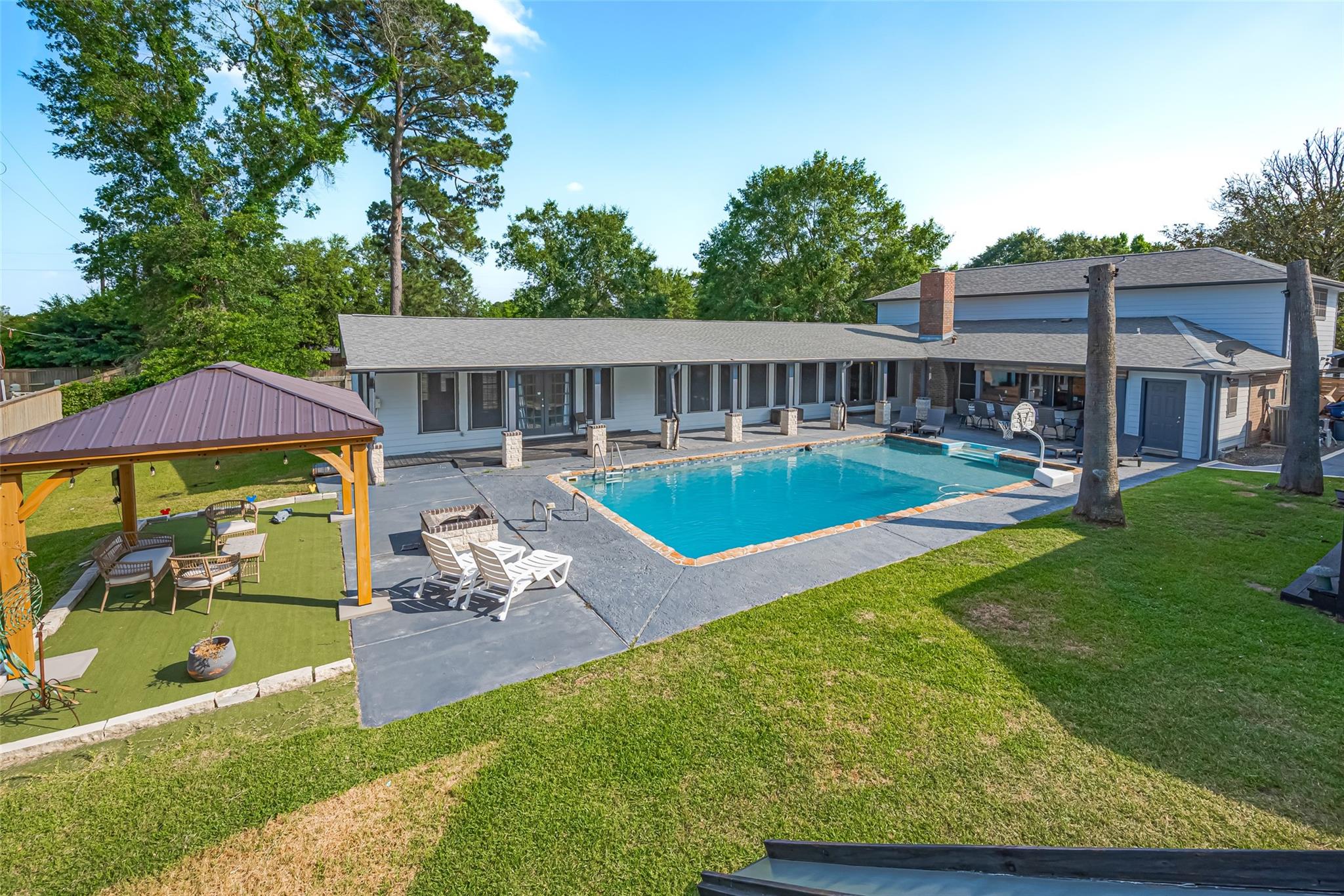 218 Beaumont Drive — photo