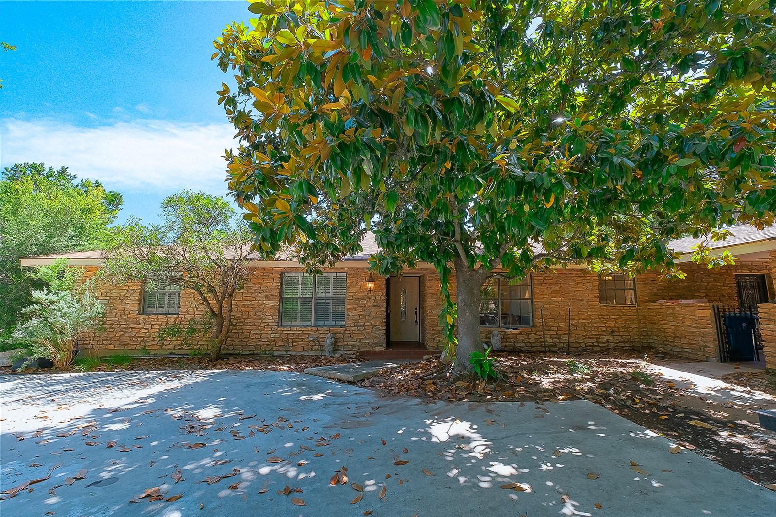 104 Braeburn Circle — photo