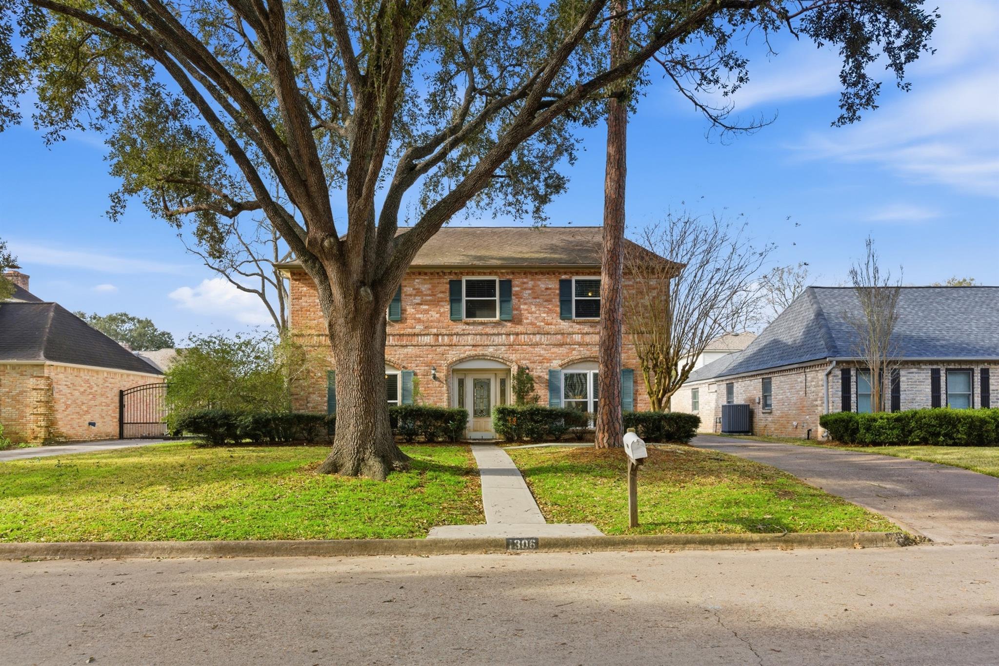 1306 Dominion Drive — photo