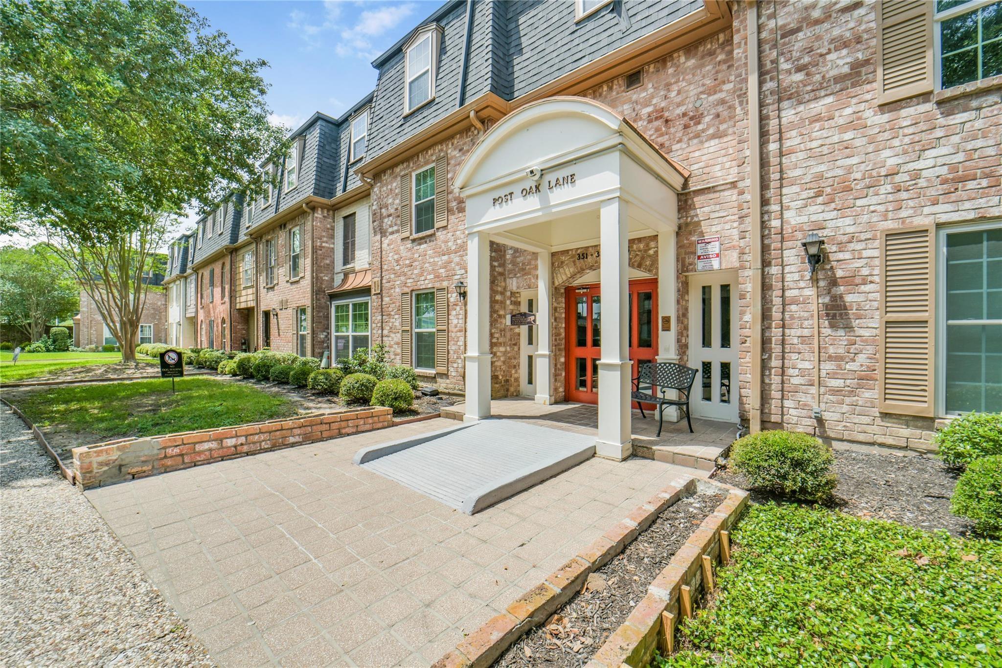 351 N Post Oak Lane #706 — photo