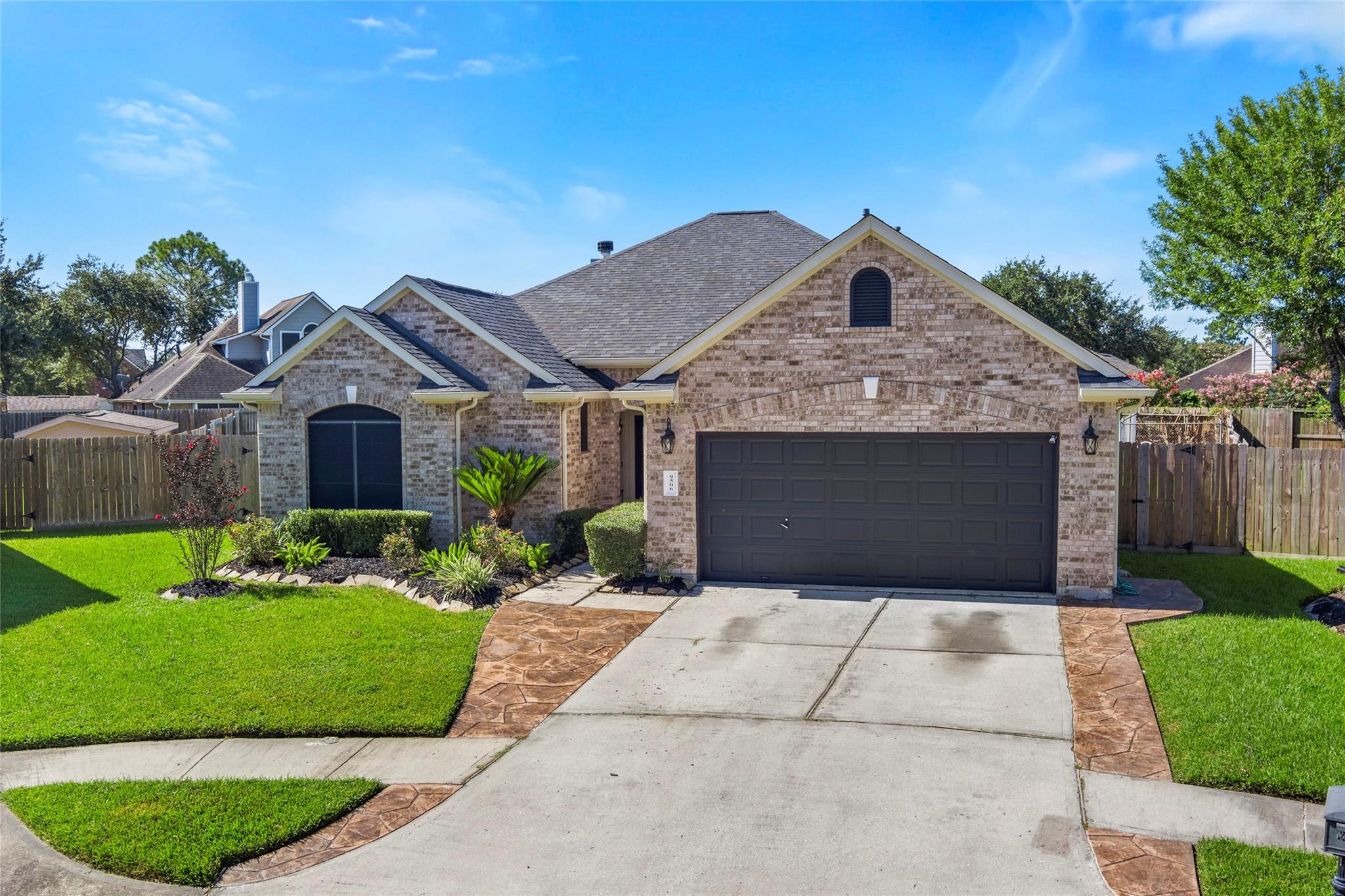9506 Eddys Edge Court — photo
