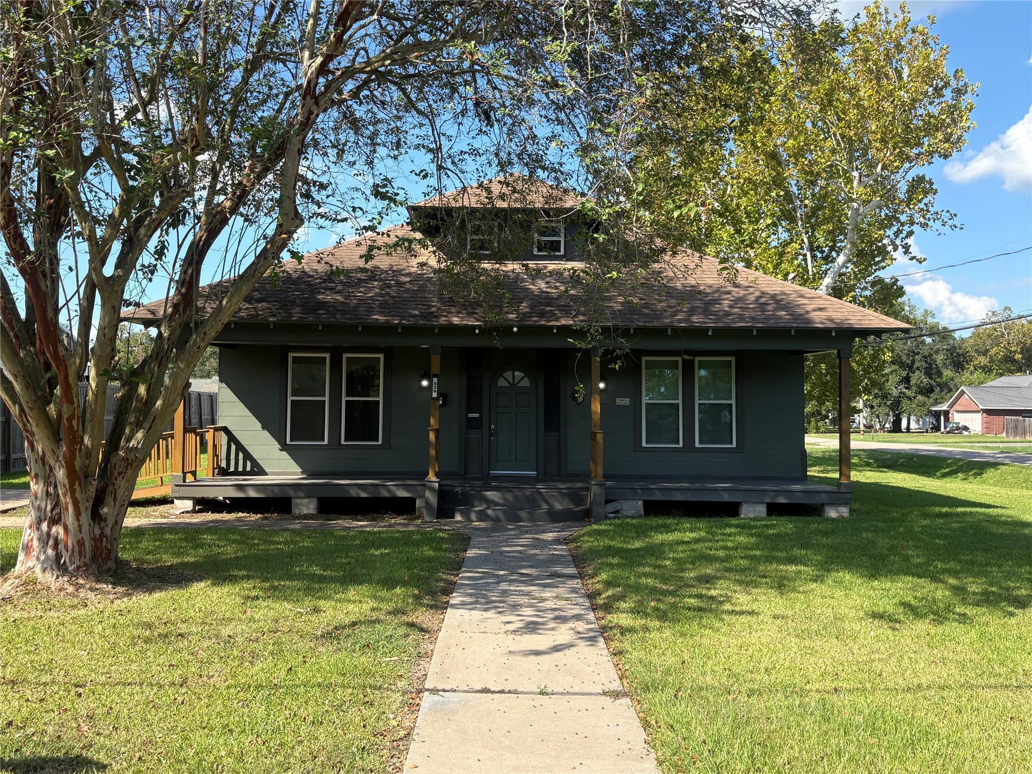529 E Myrtle Street — photo