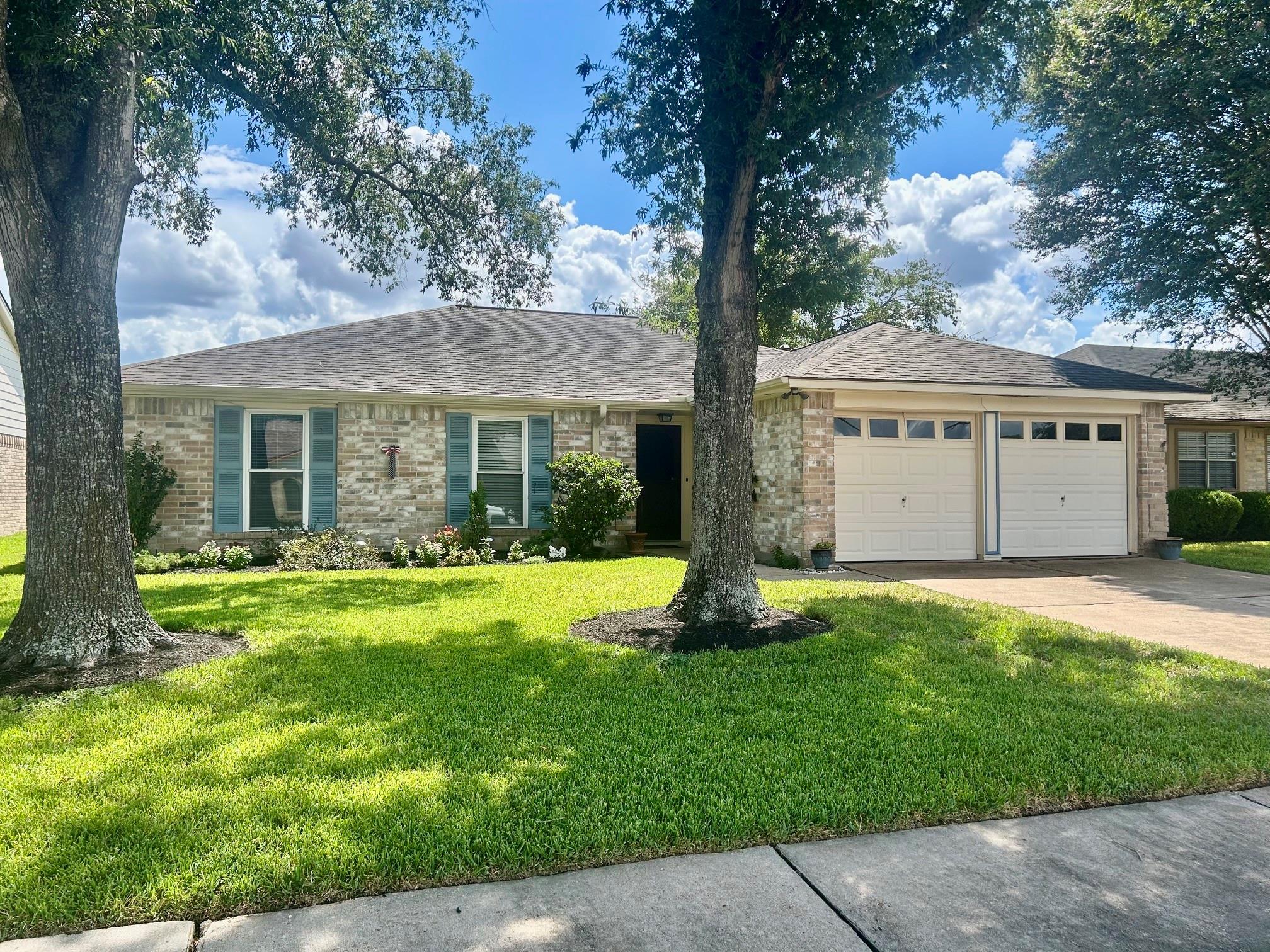 13611 Oak Ledge Drive — photo