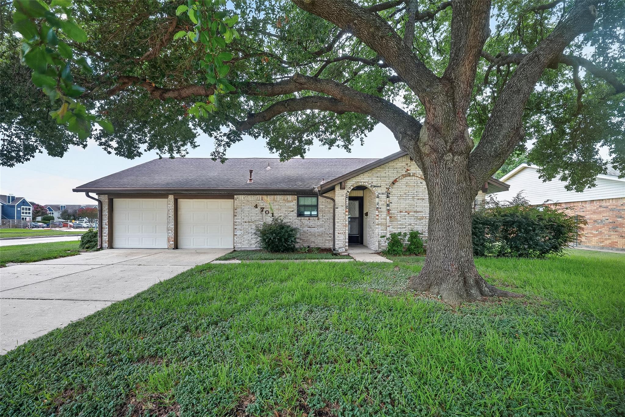 4701 Crepe Myrtle Lane — photo