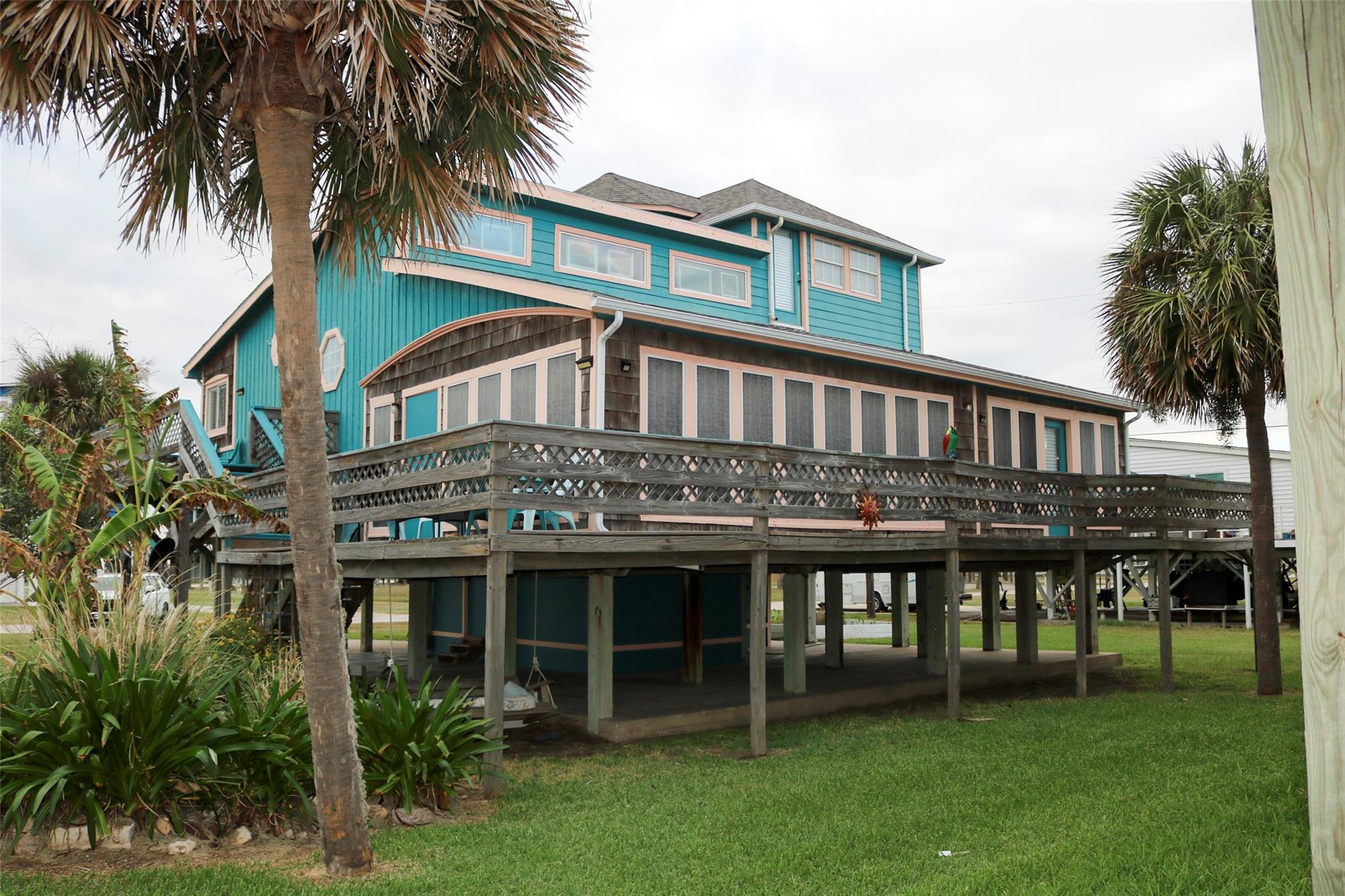 13002 Buccaneer Parkway — photo