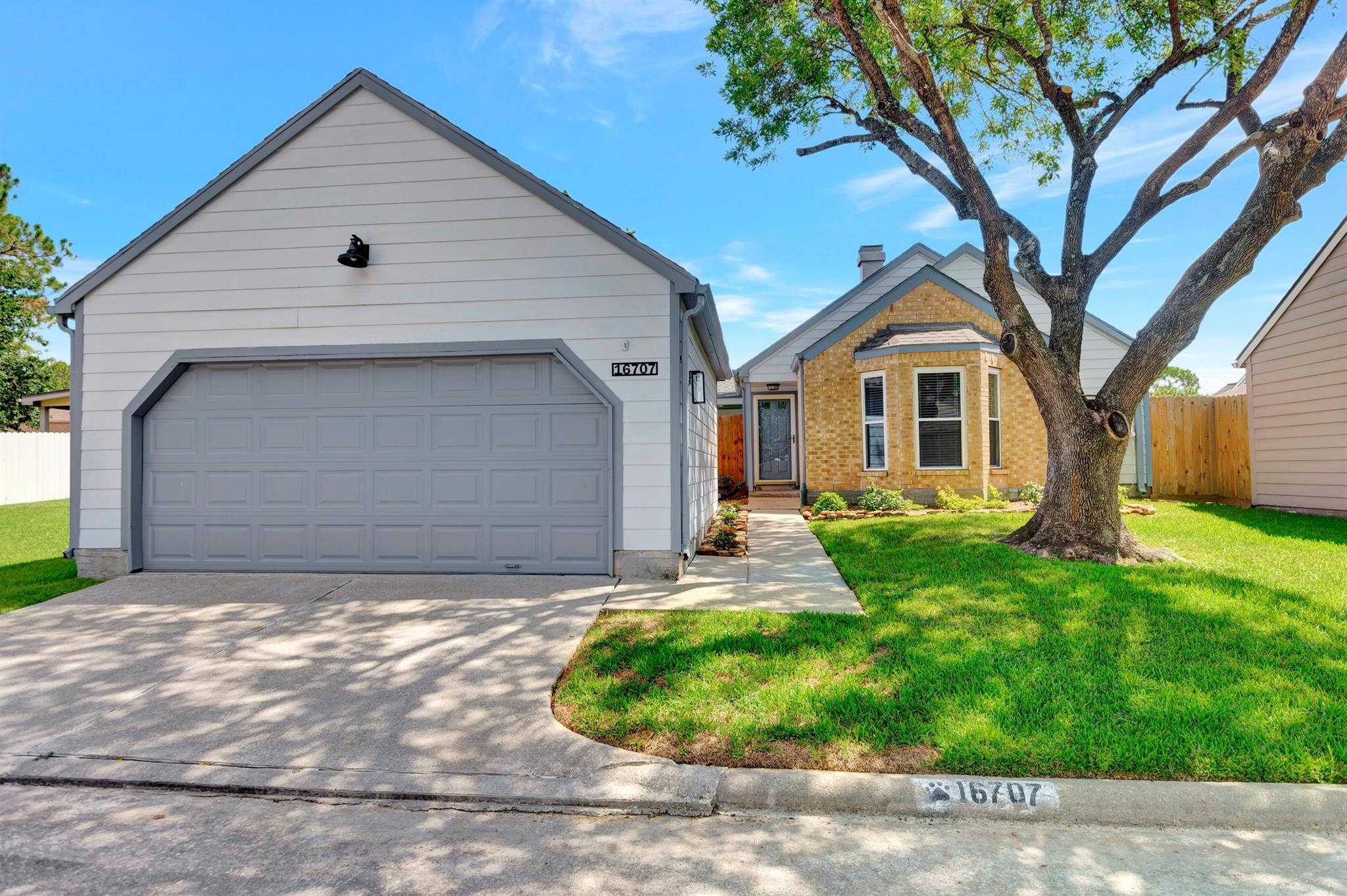 16707 Ashmoor Court — photo