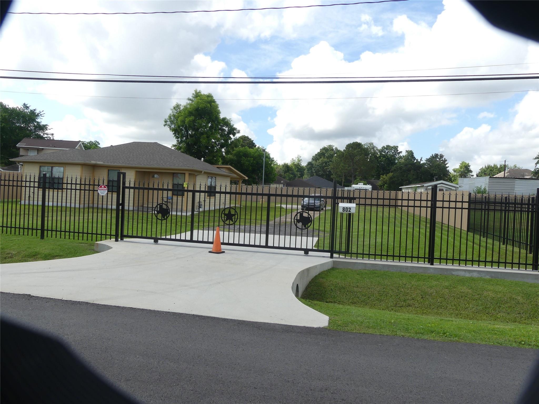 802 Candler Drive — photo