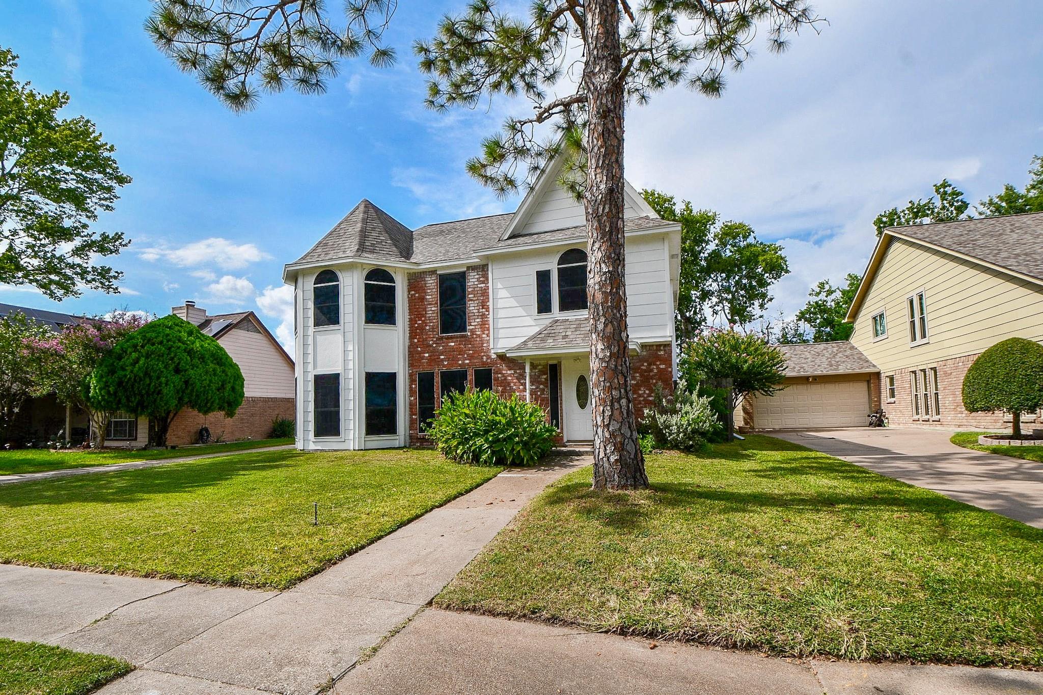 14706 W Bend Drive — photo