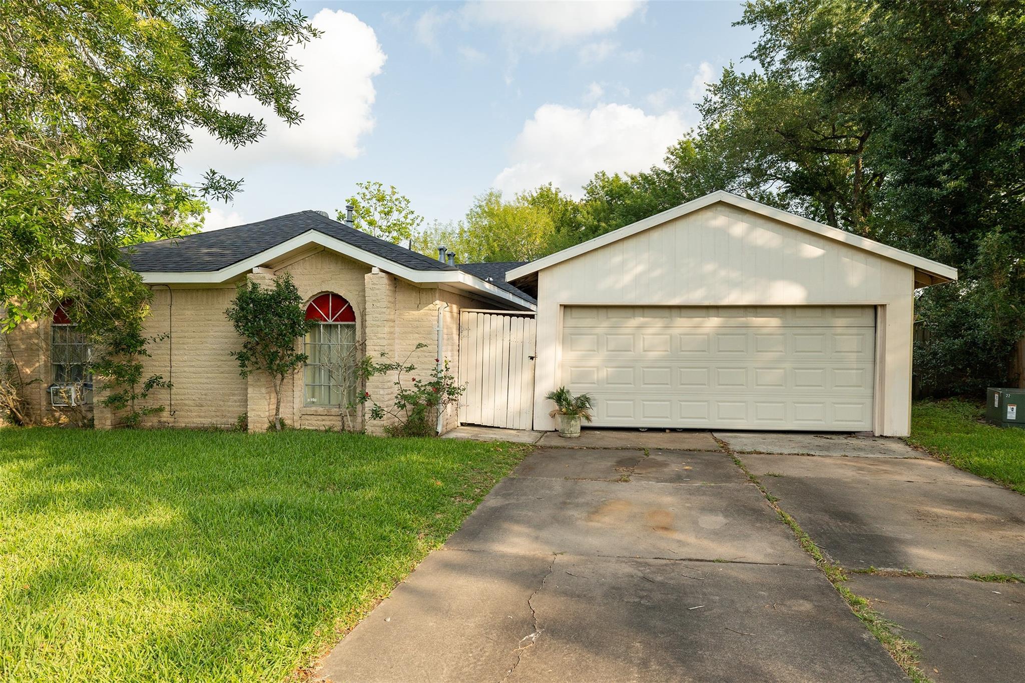 2427 Fairgreen Drive — photo