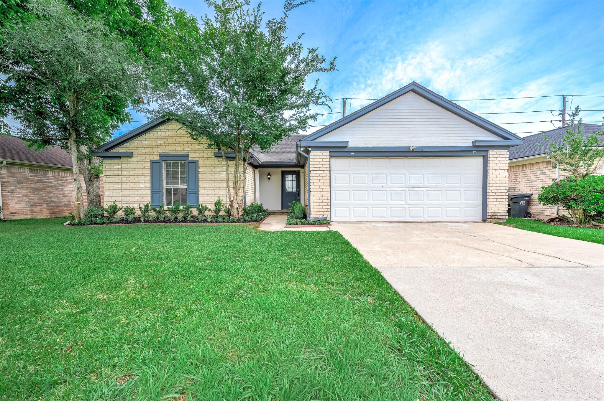 3411 E Heatherock Circle — photo