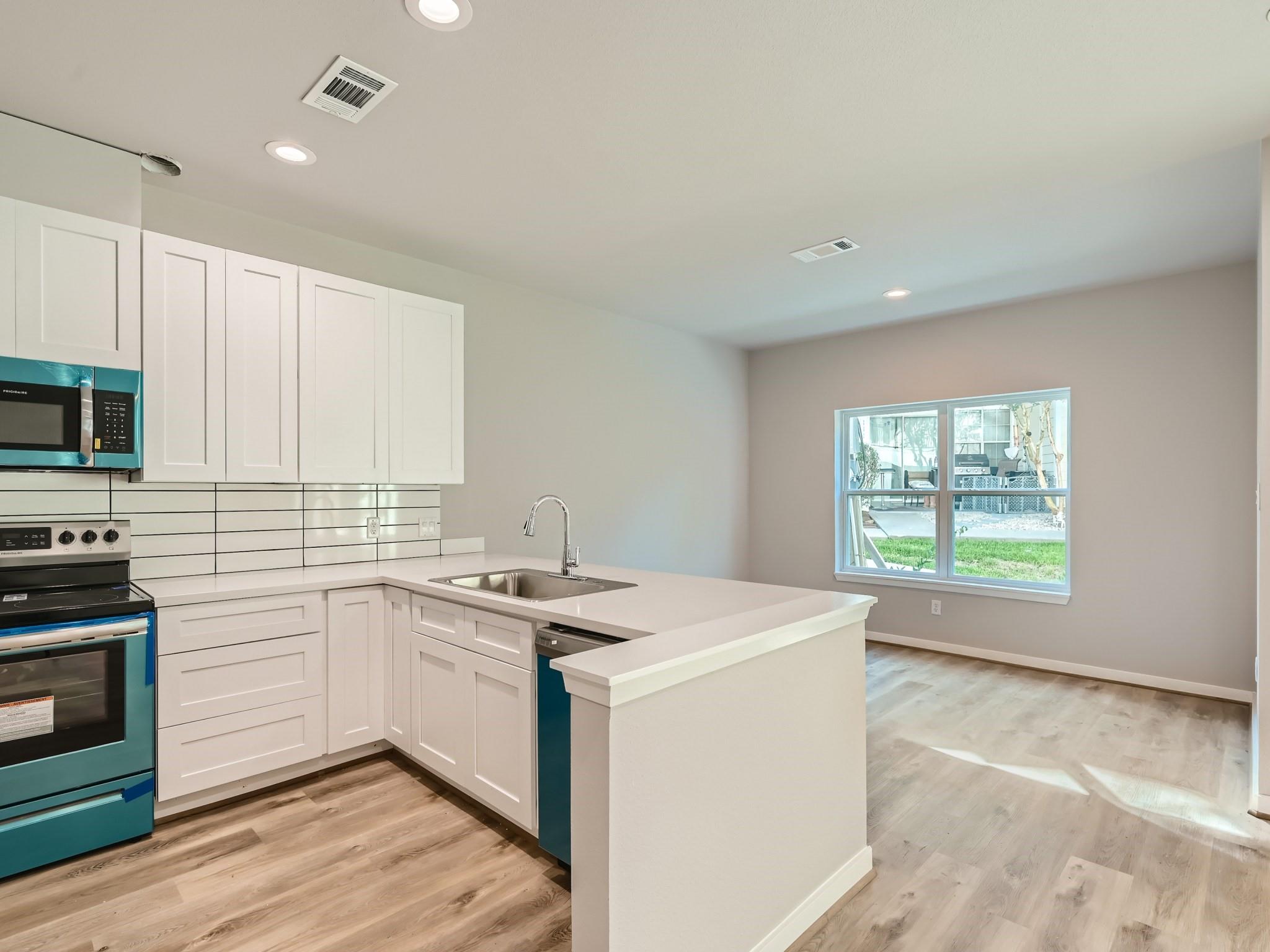 12565 Melville Drive #321 — photo