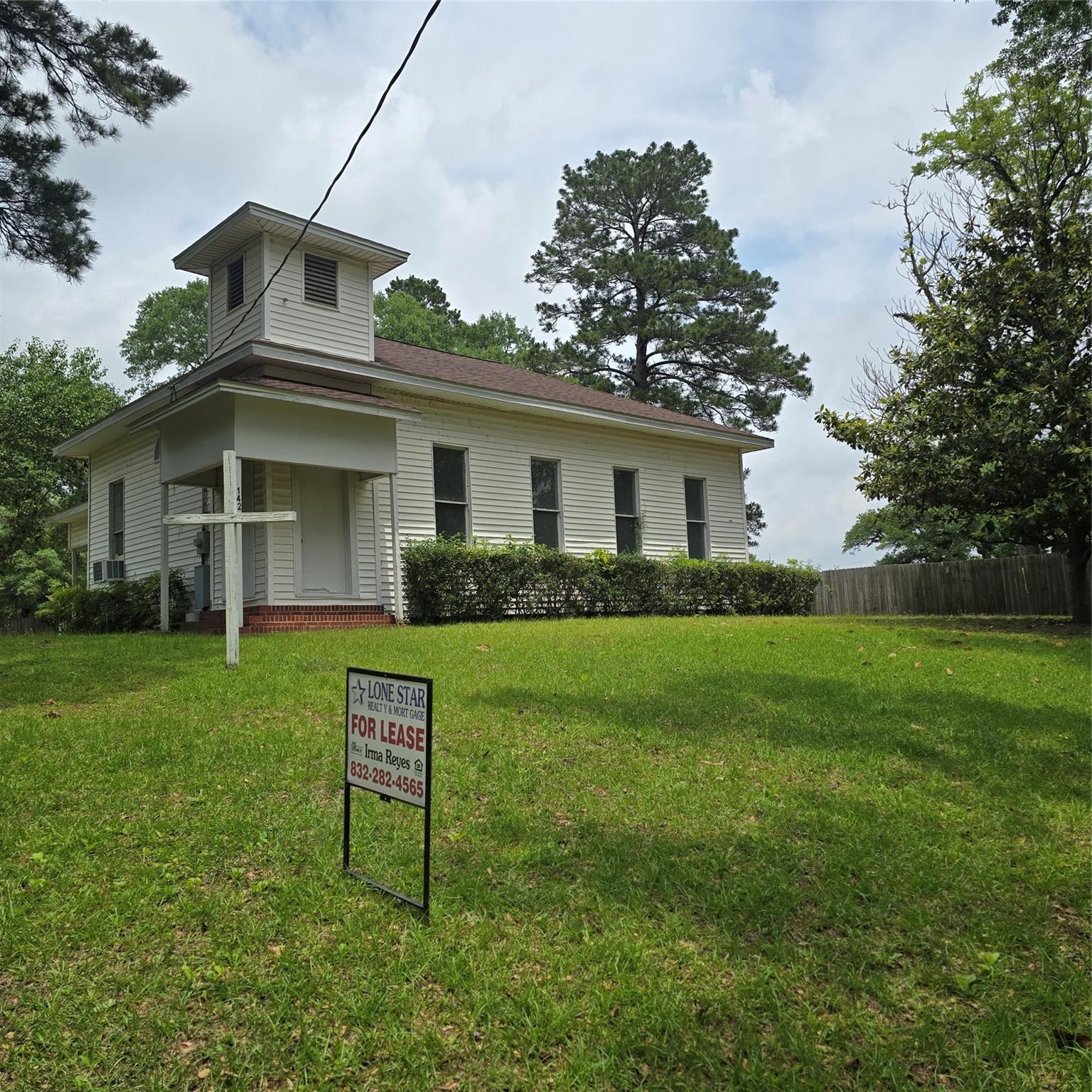 142 Rowe Ln — photo