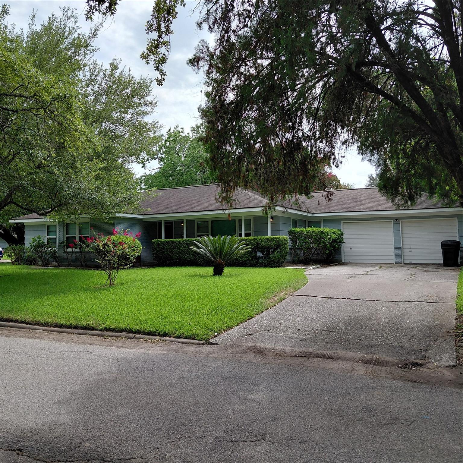 8106 Lorrie Drive — photo