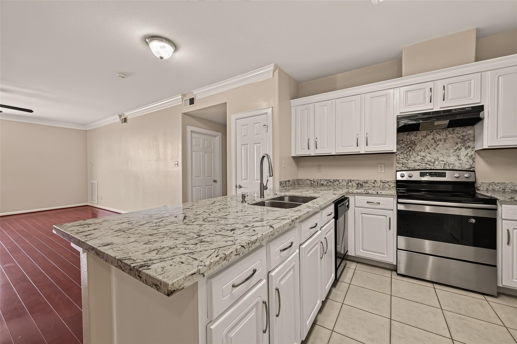 6633 W Sam Houston Parkway S #3C — photo
