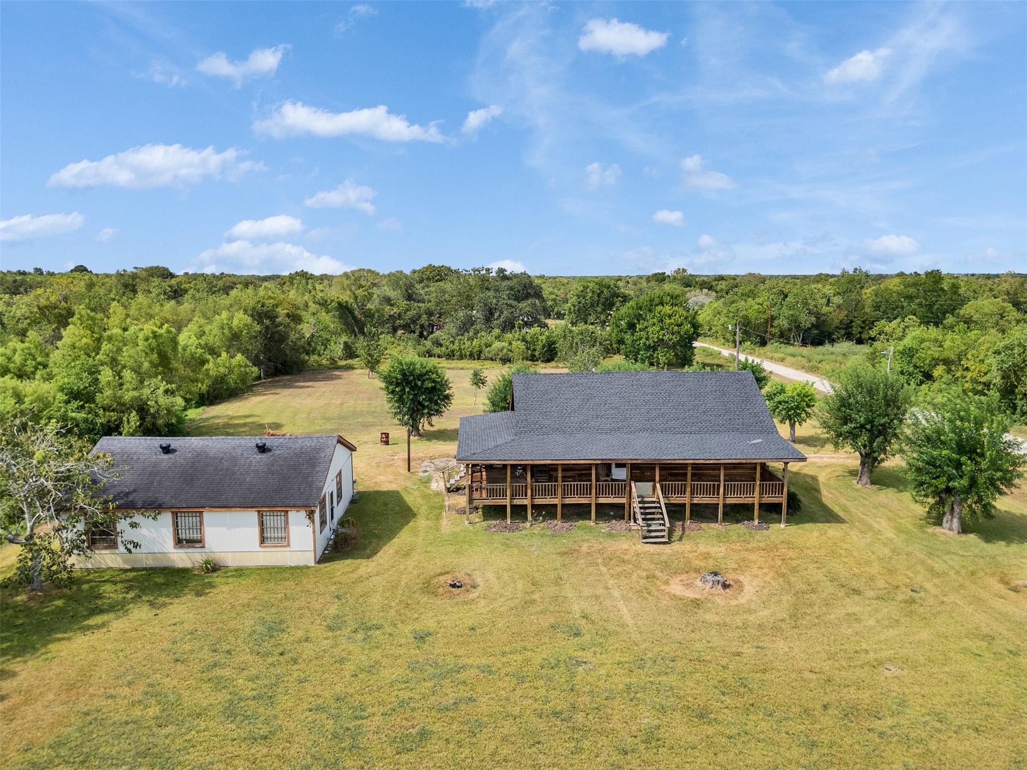 4703 Lake Drive — photo