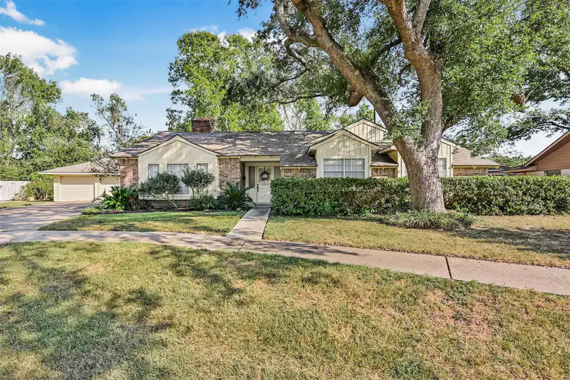 2101 Willow Dell Drive — photo