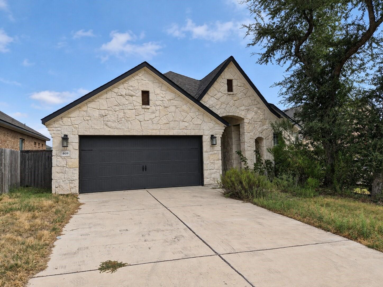 609 Pinnacle Drive — photo