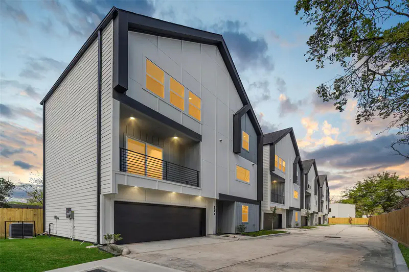870 W Little York Road #B — photo