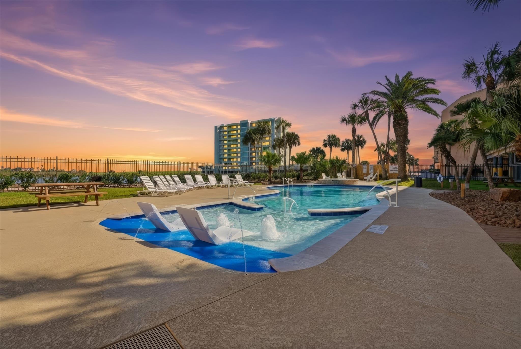 9520 Seawall Boulevard #353 — photo