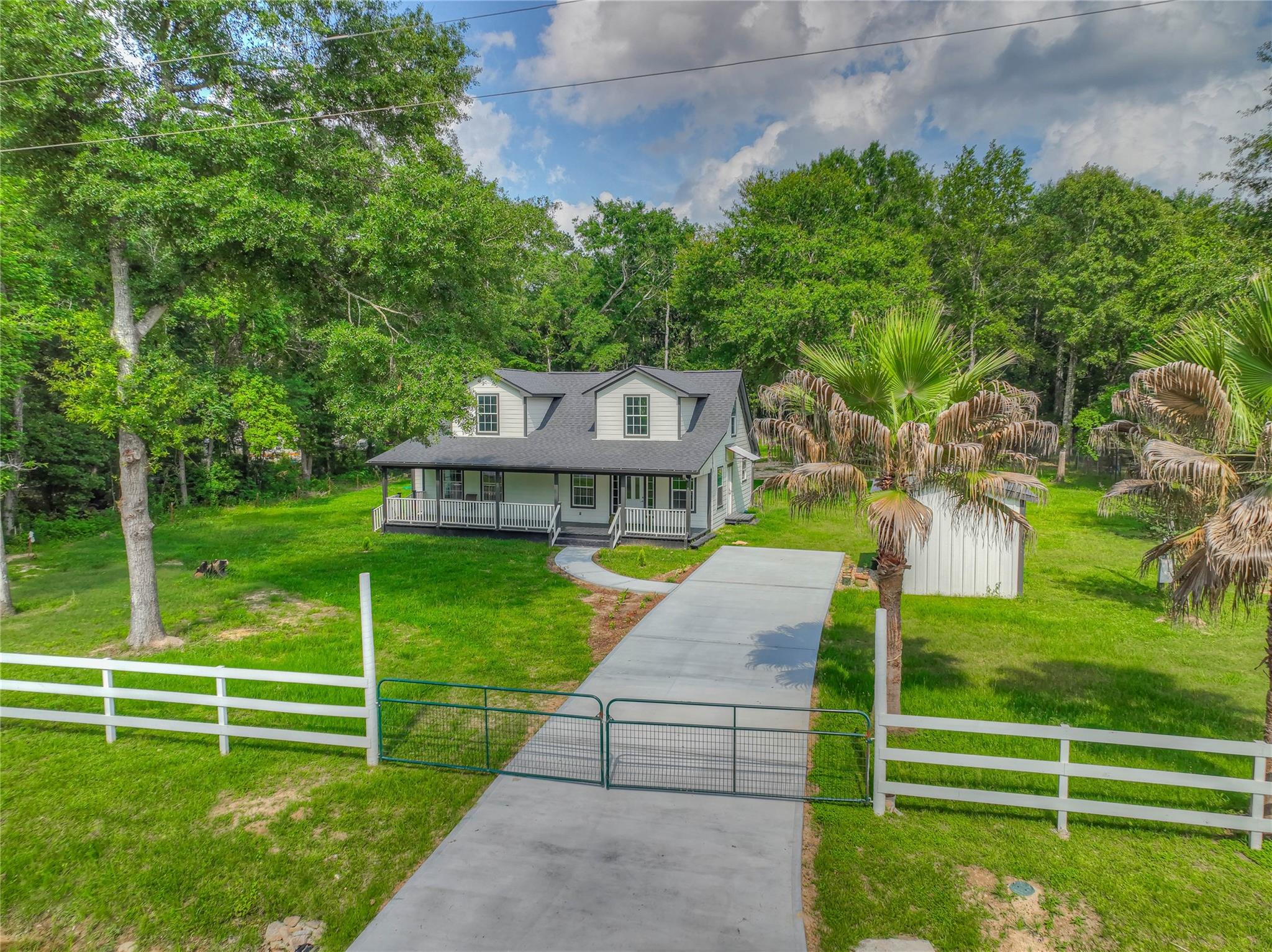 420 Oak Forest Drive — photo