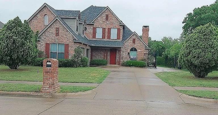 1125 Wishing Well Court — photo