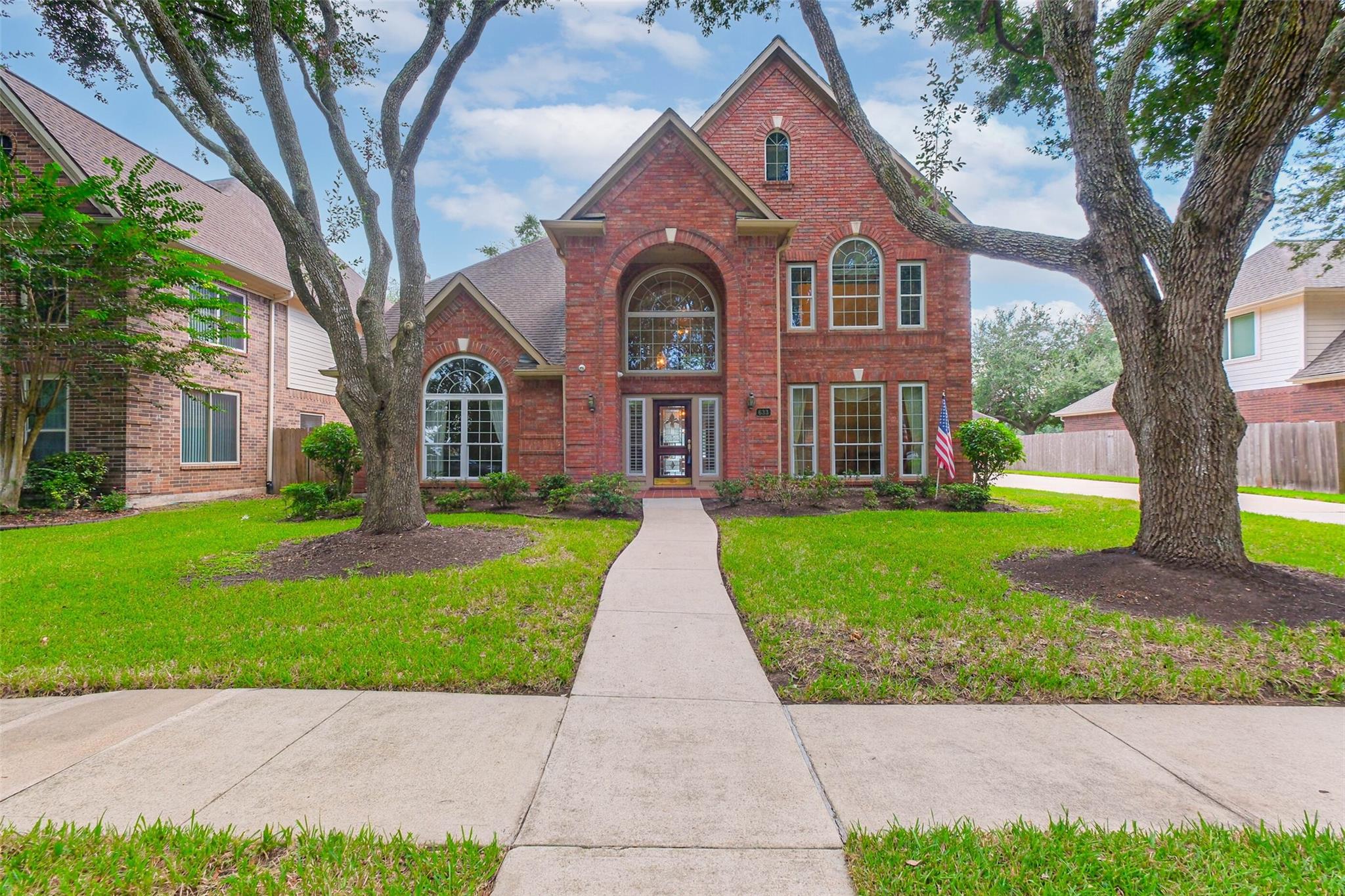 633 Clarenda Falls Drive — photo