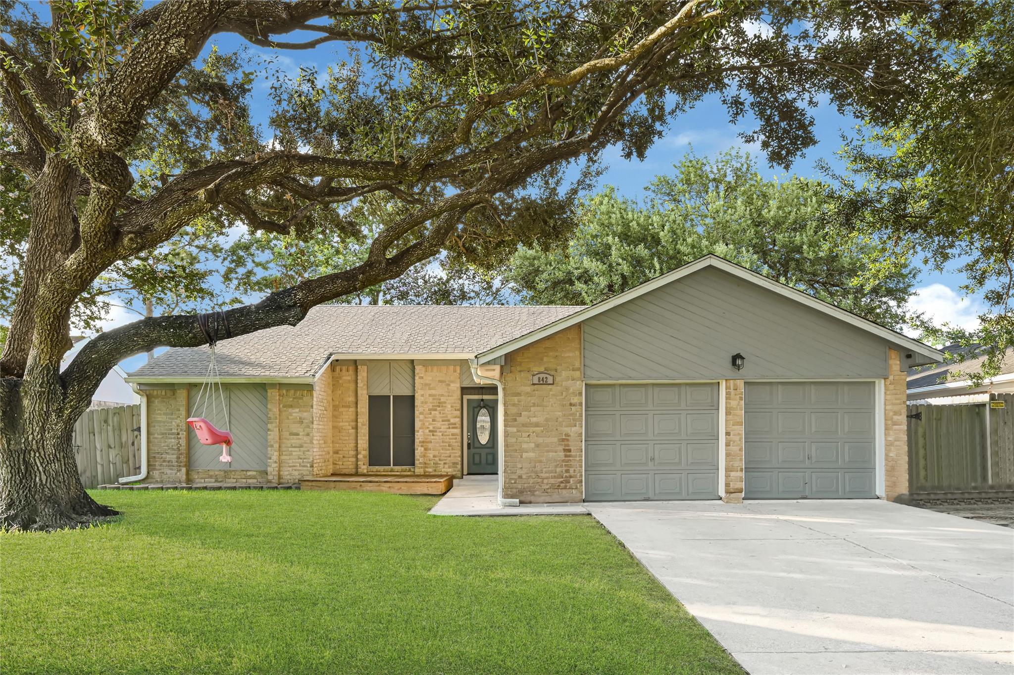 842 Walbrook Drive — photo