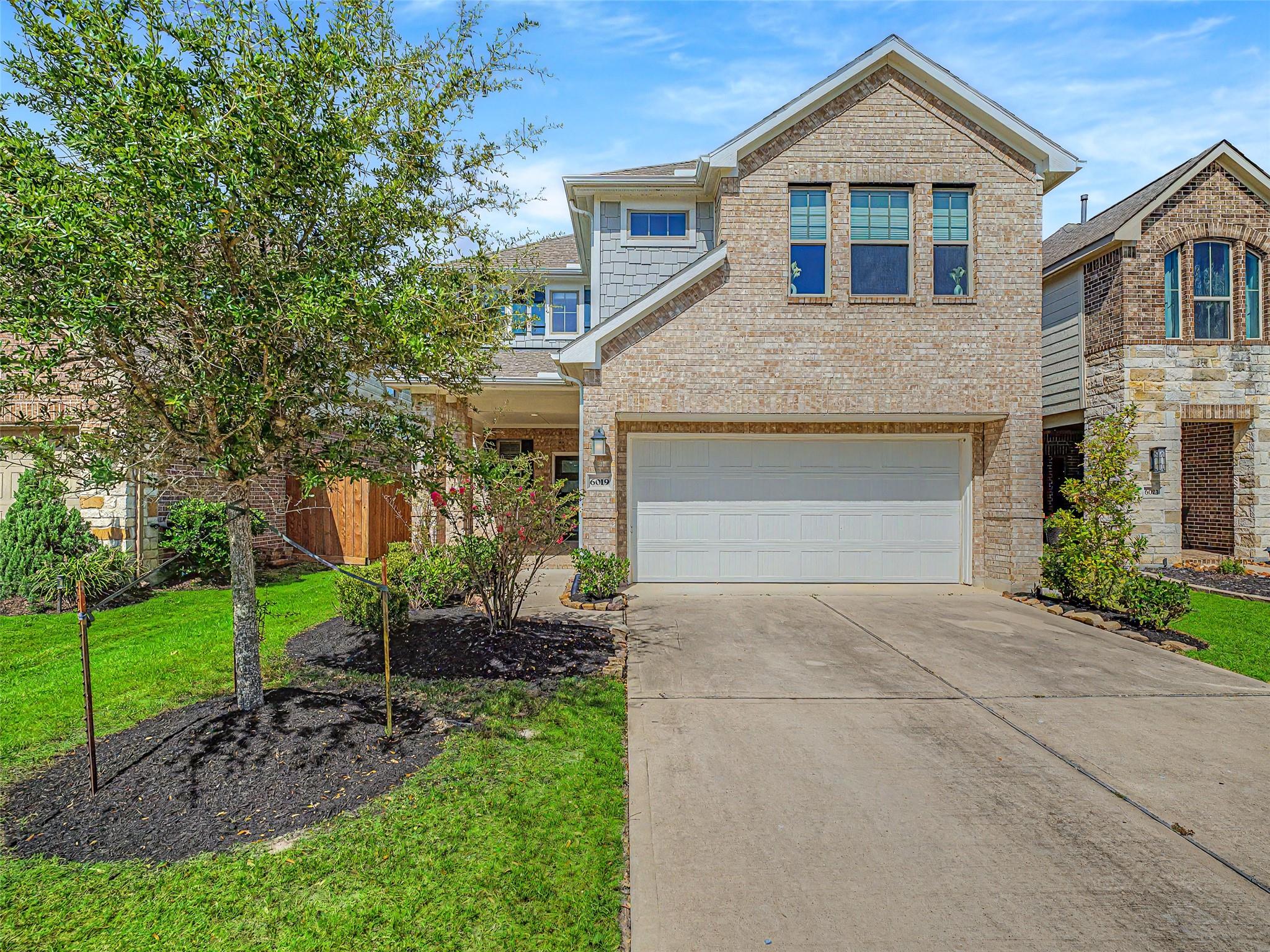 6019 Dovetail Cliff Court — photo
