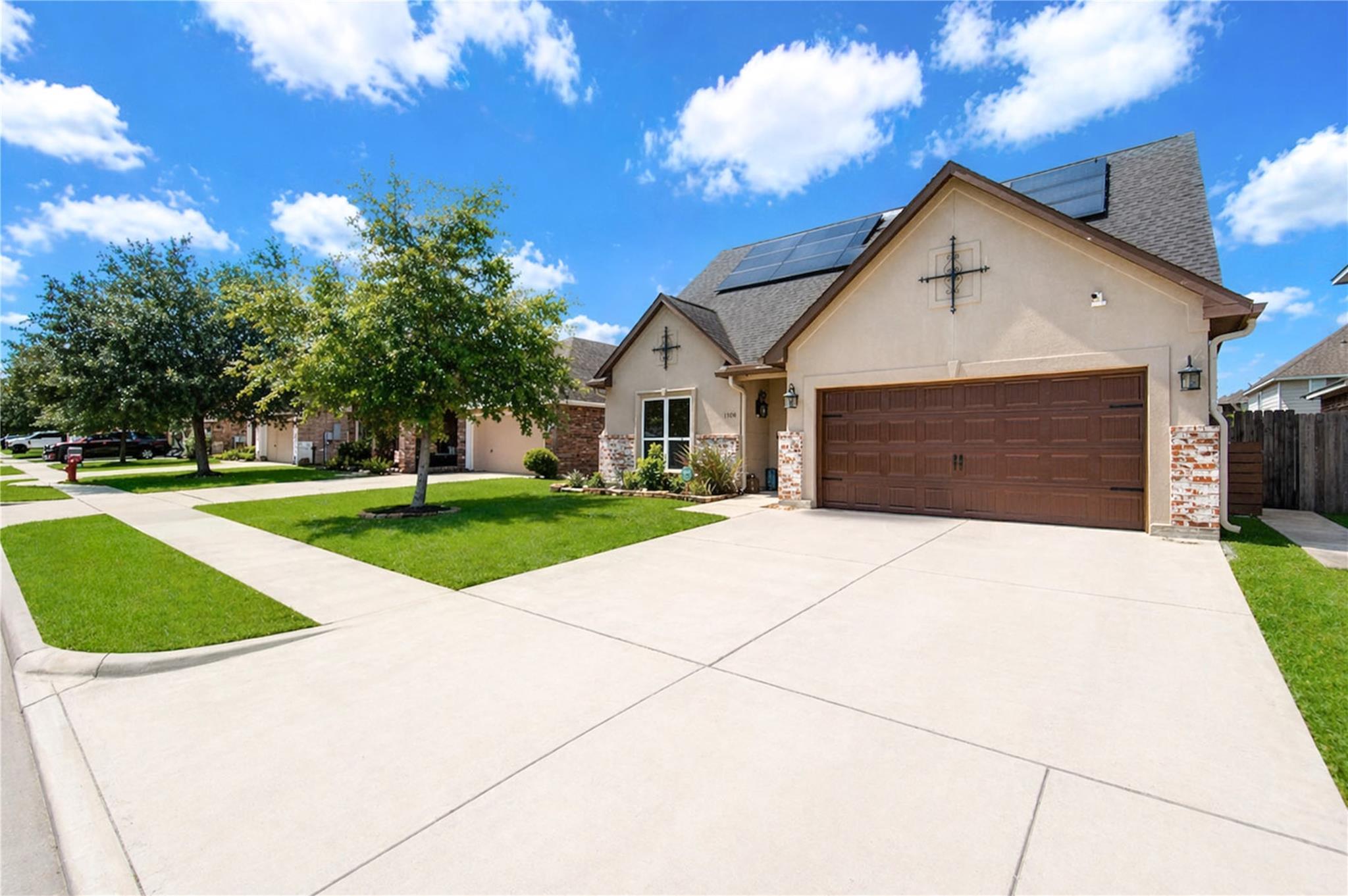 1106 Lasso Court — photo