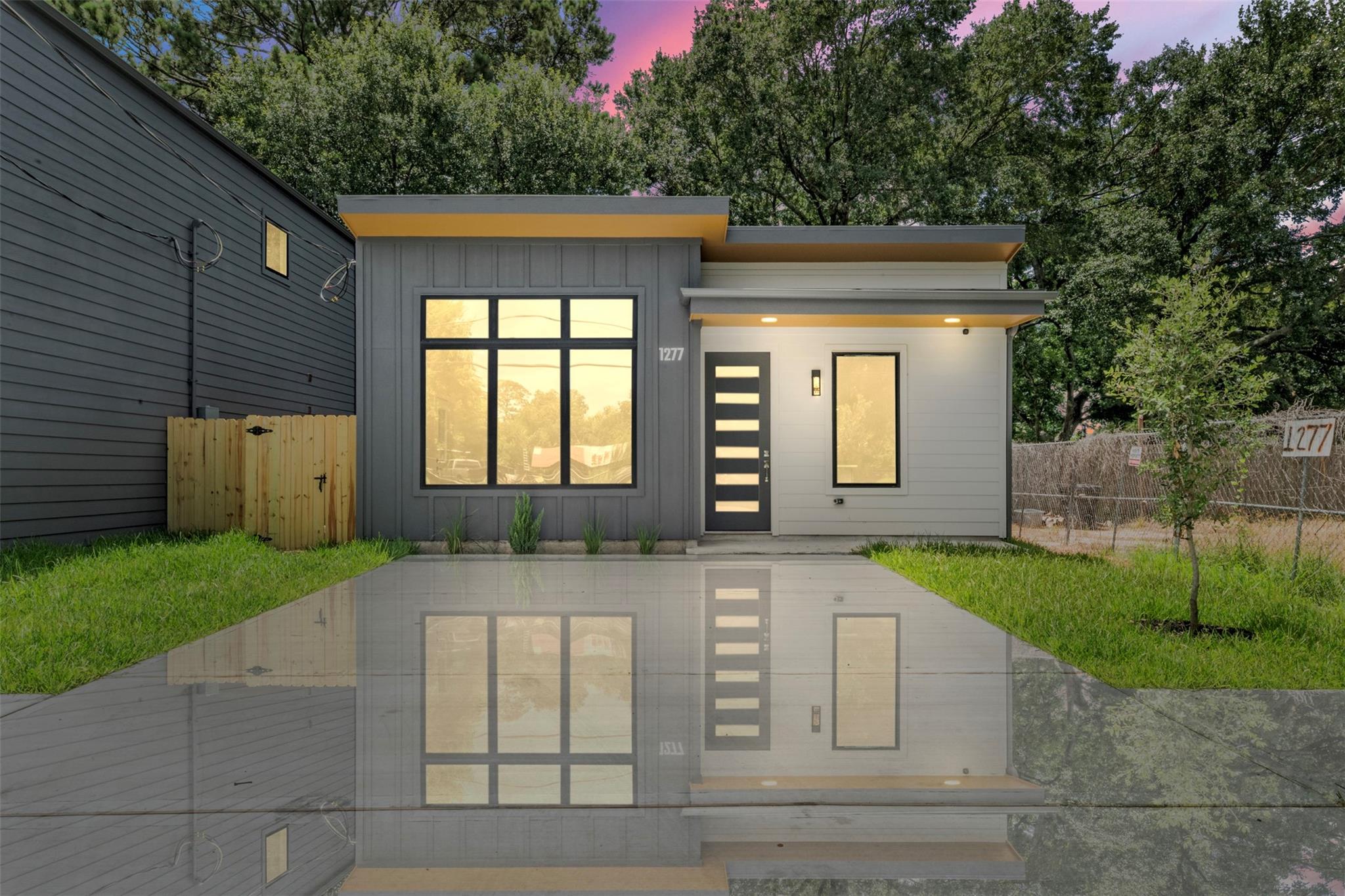 1277 Dewalt Street — photo
