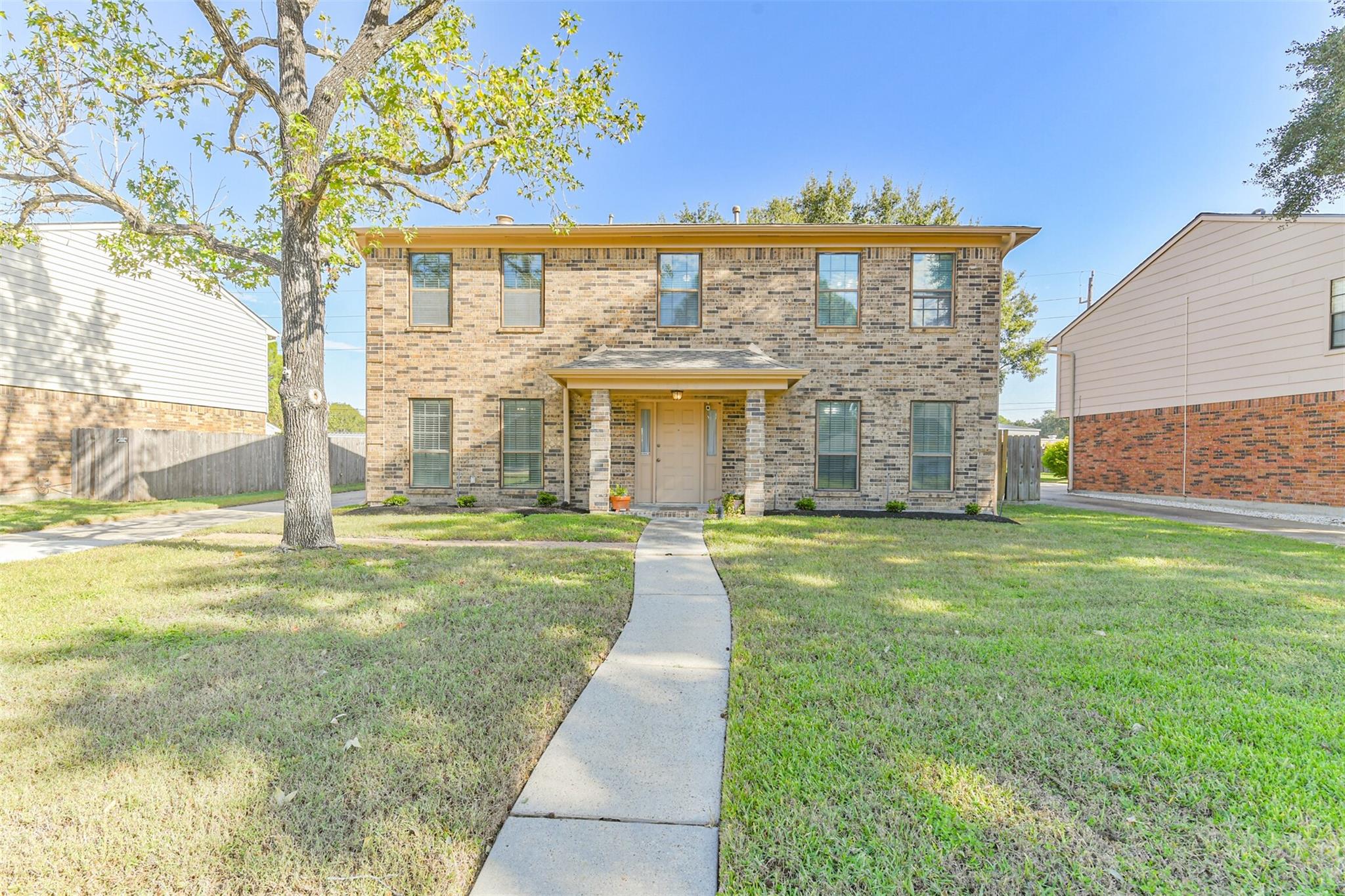15730 Maple Manor Drive — photo