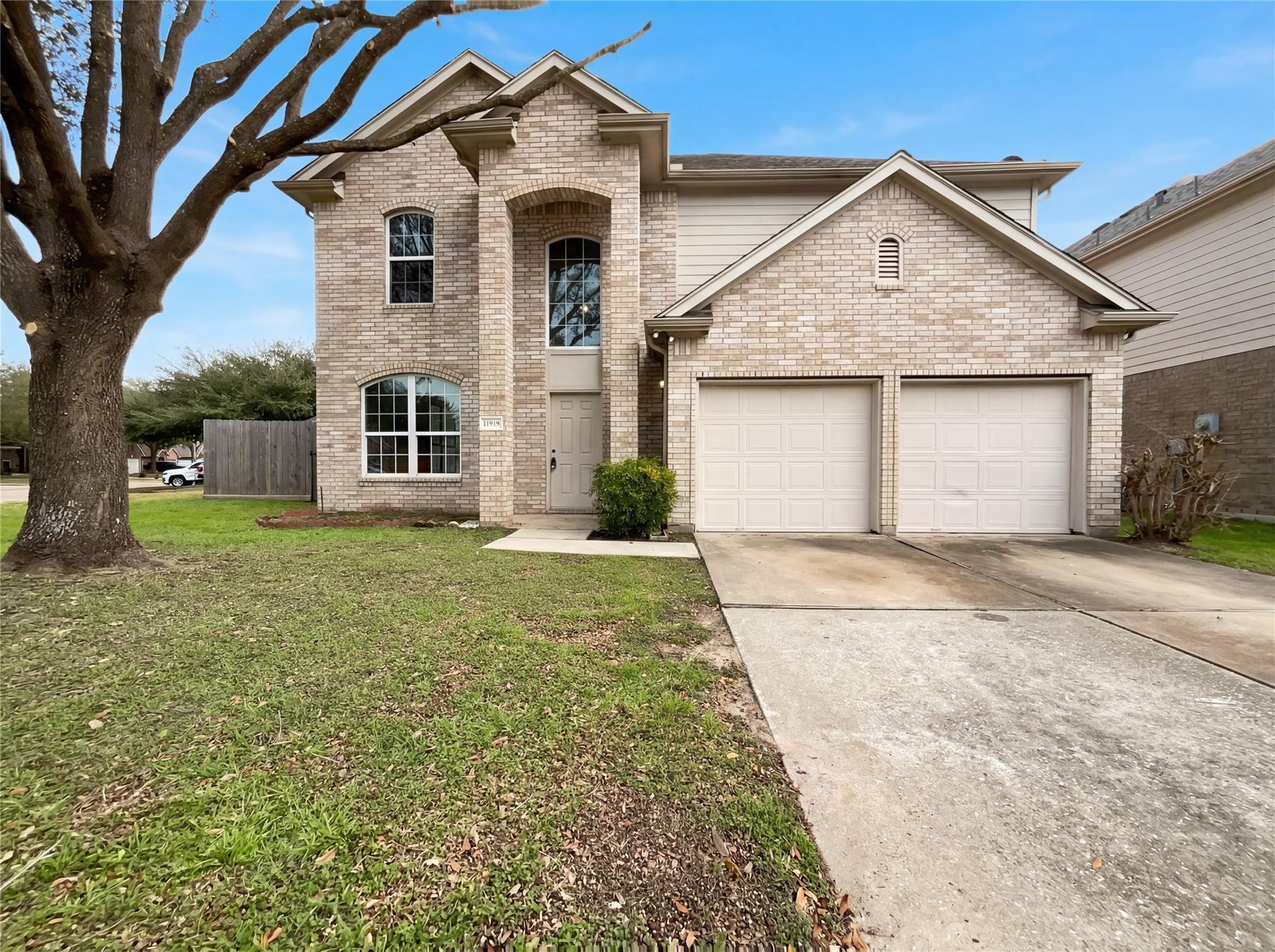11919 Leaf Oak Drive — photo