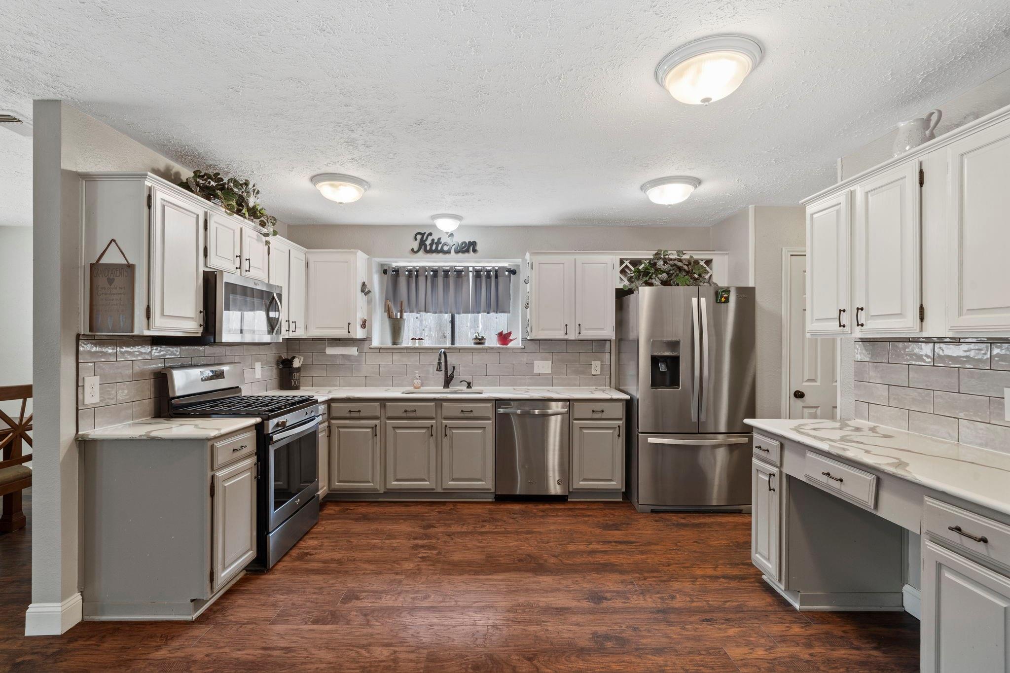 2437 Willow Bend Drive — photo