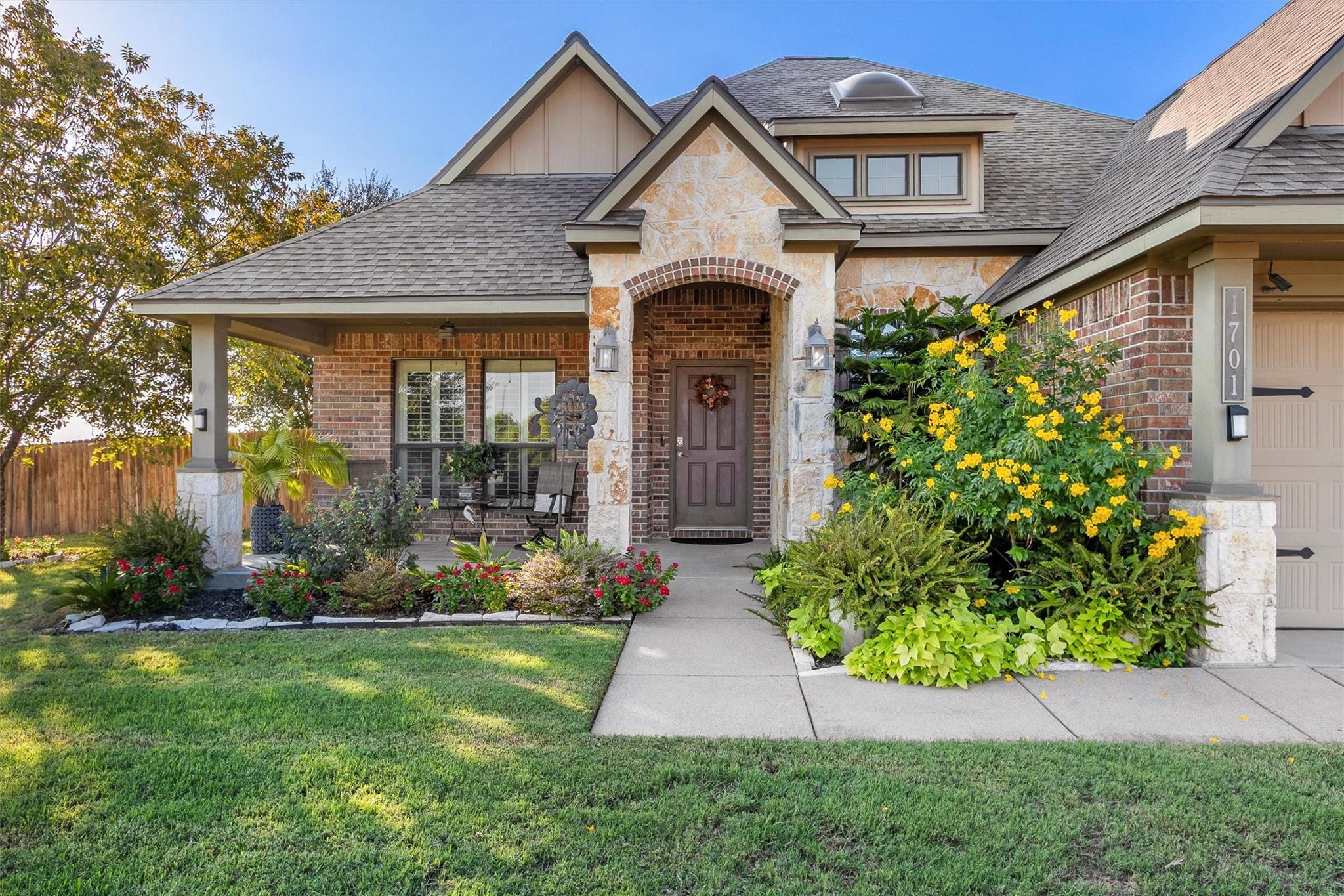 1701 Stone Ridge Drive — photo