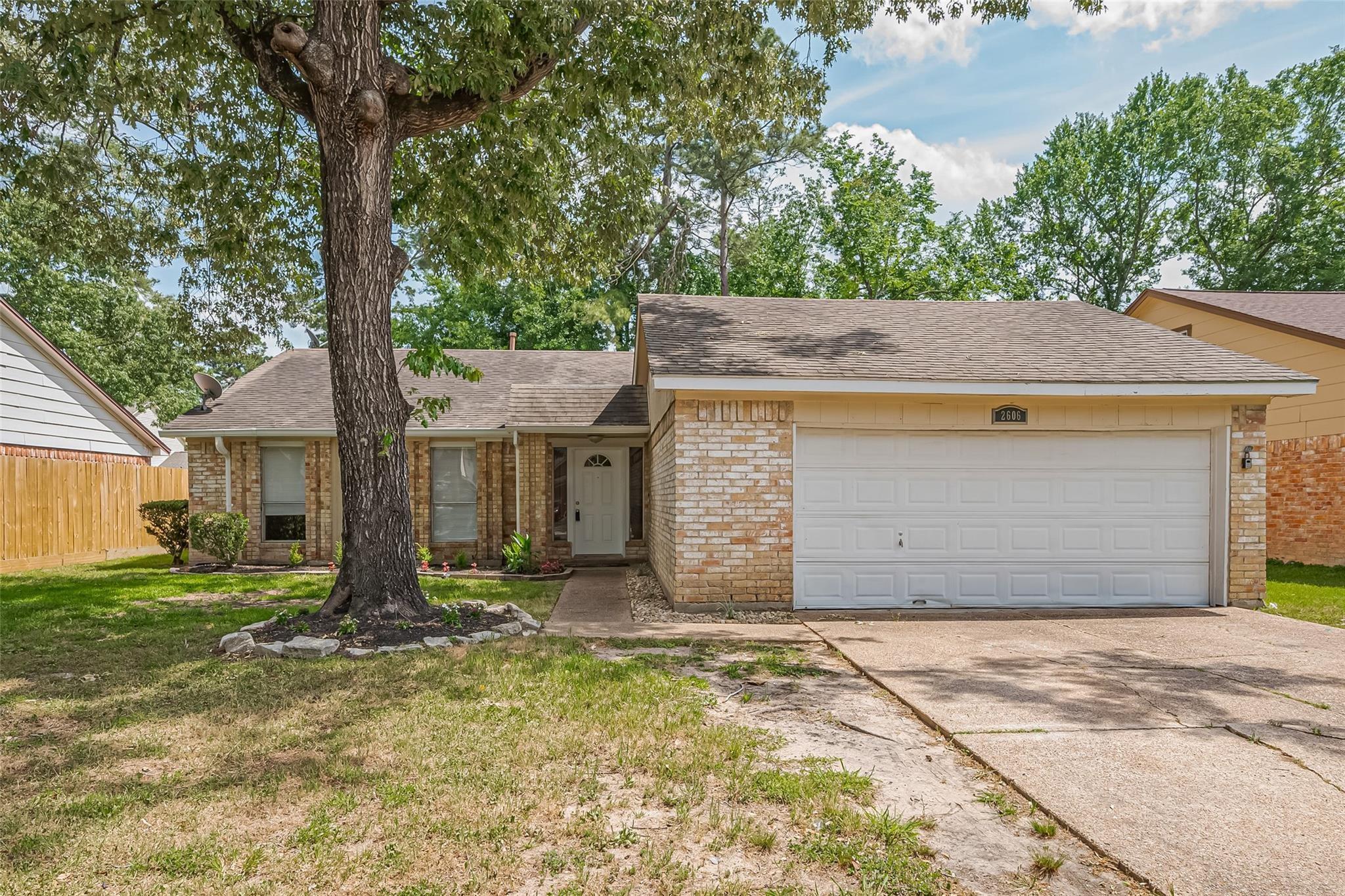 2606 Lexington Woods Drive — photo
